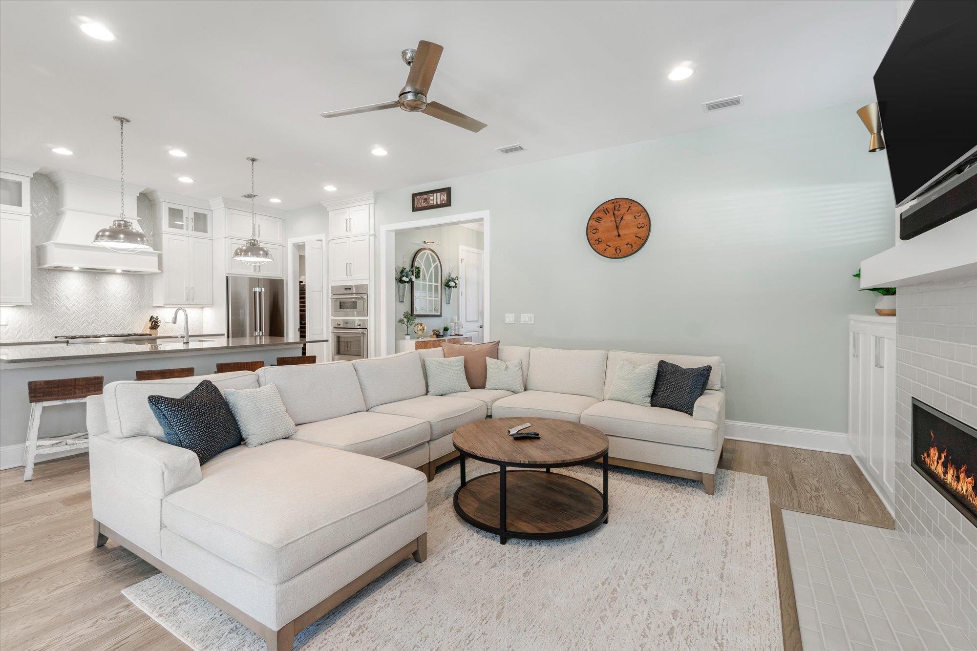 Image 21 of 79 For 145 Fells Cv