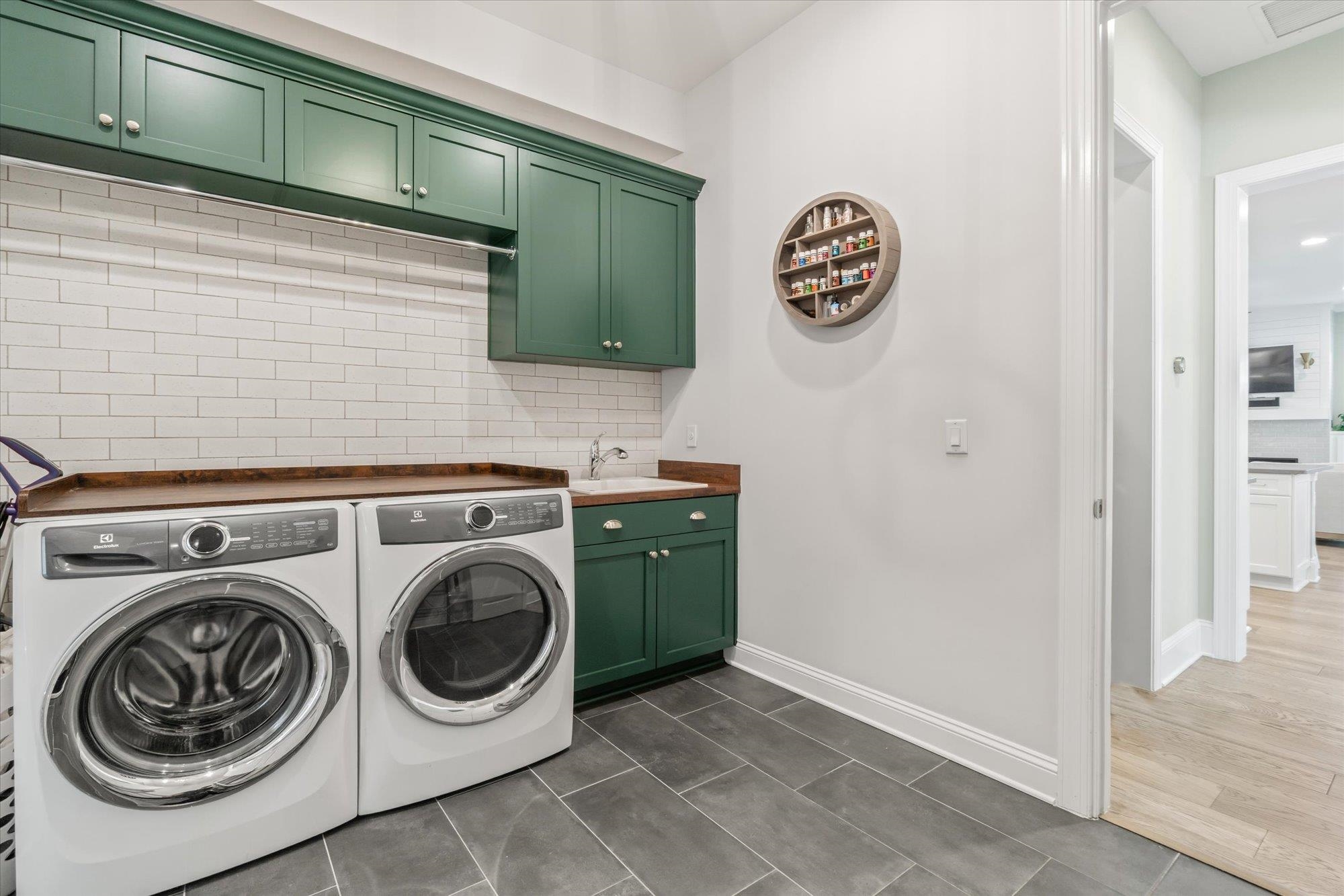 Image 34 of 79 For 145 Fells Cv