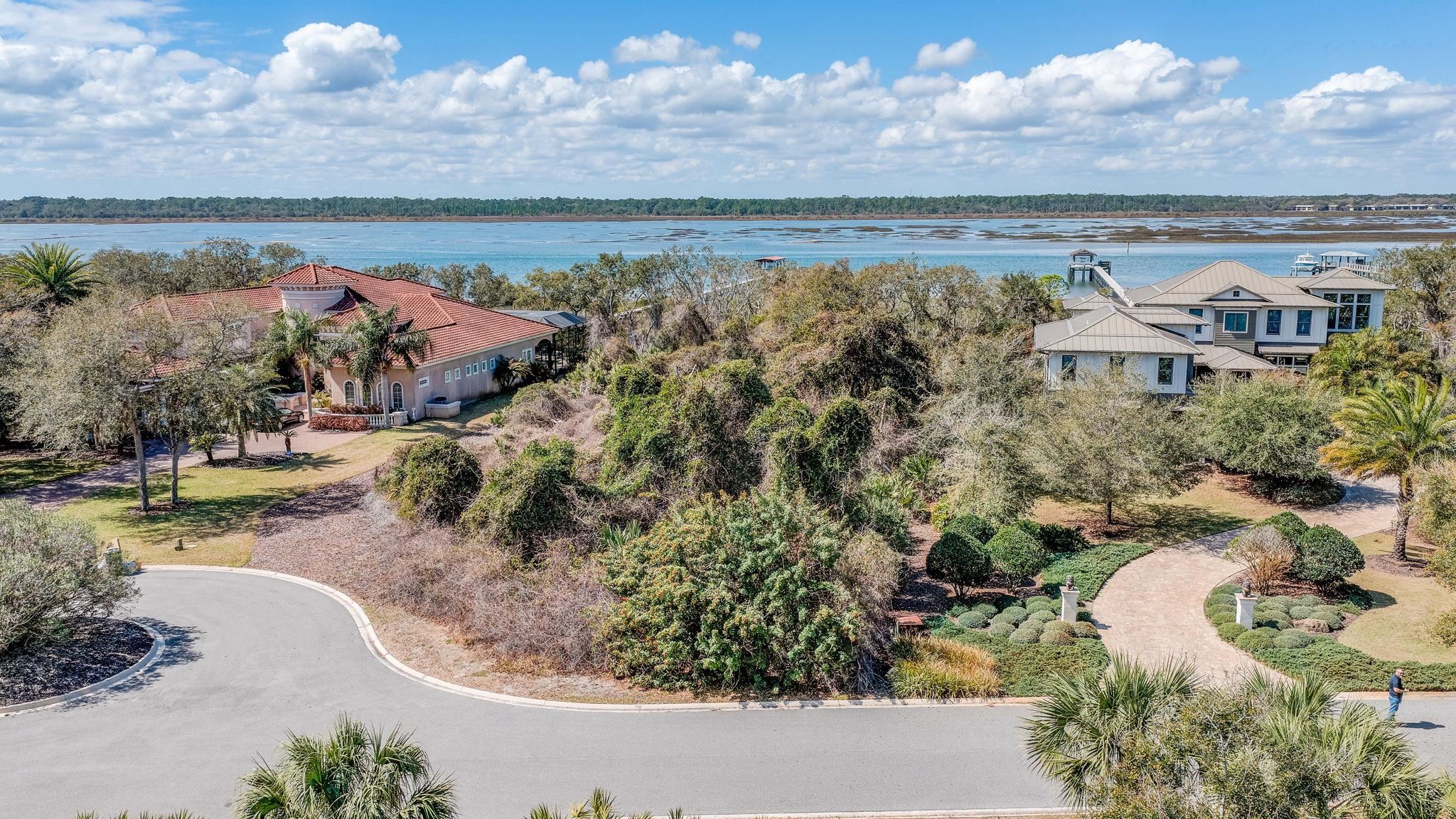 Image 4 of 11 For 817 S Griffin Shores Dr