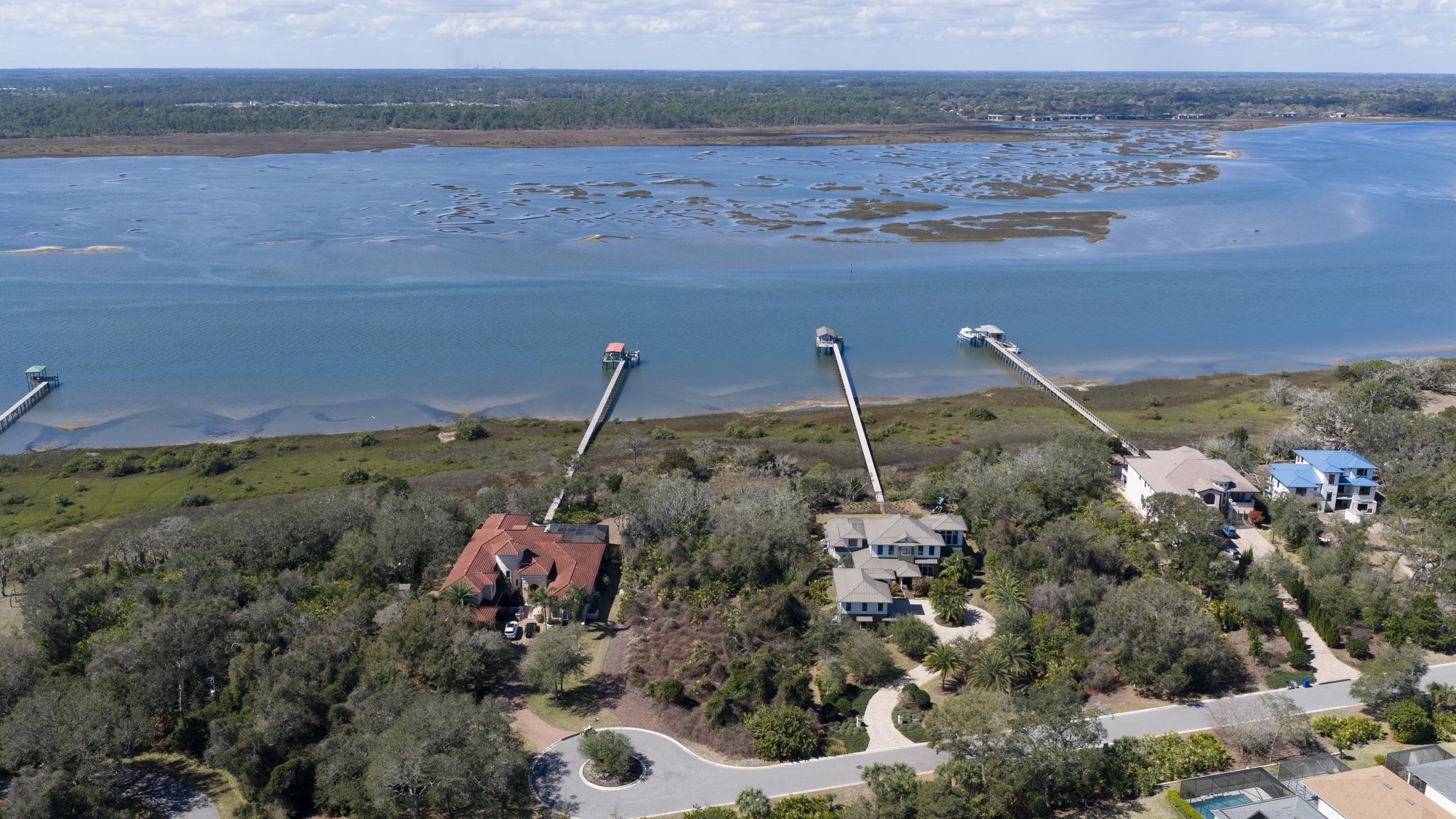 Image 7 of 11 For 817 S Griffin Shores Dr