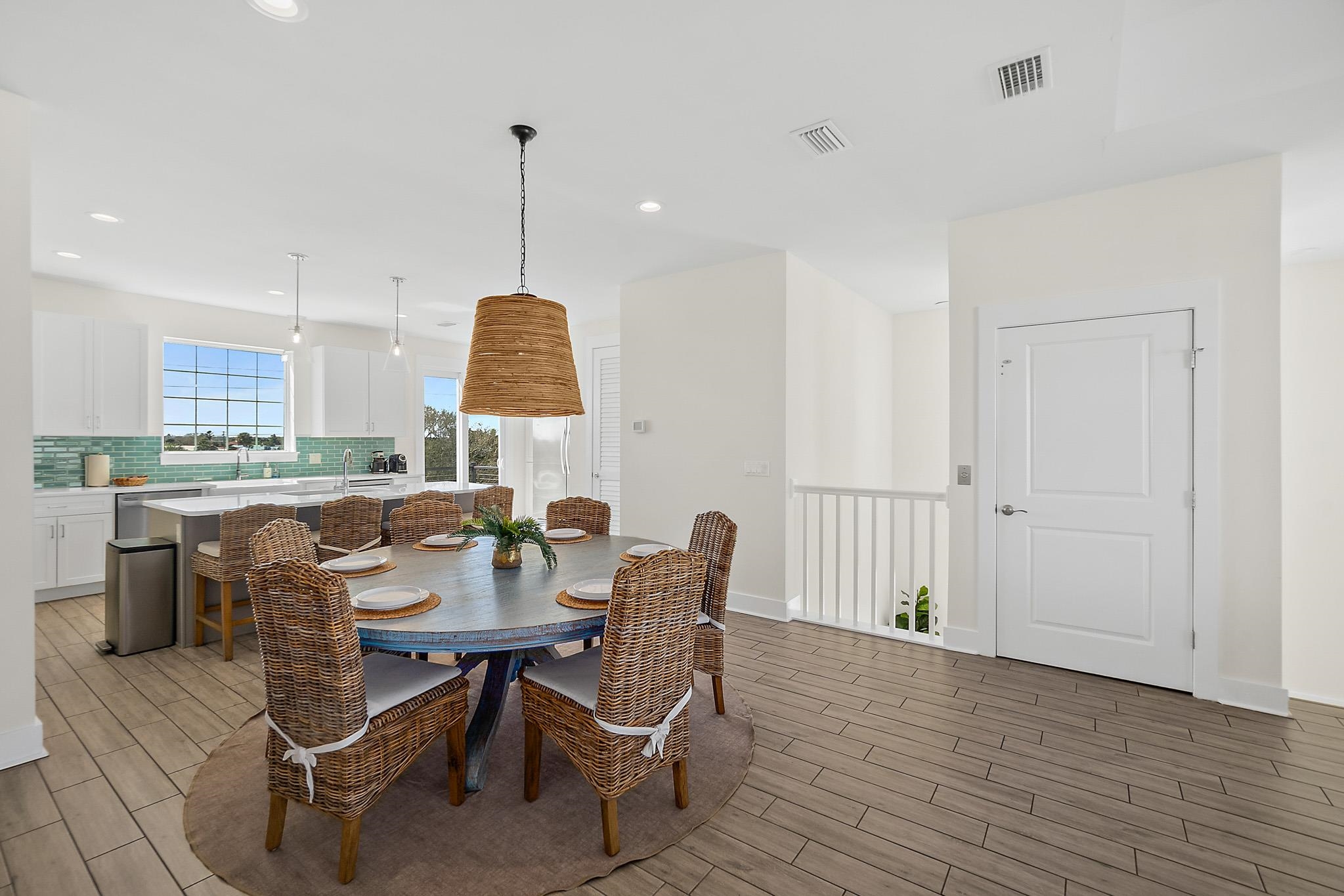 Image 15 of 59 For 13 Comares Ave