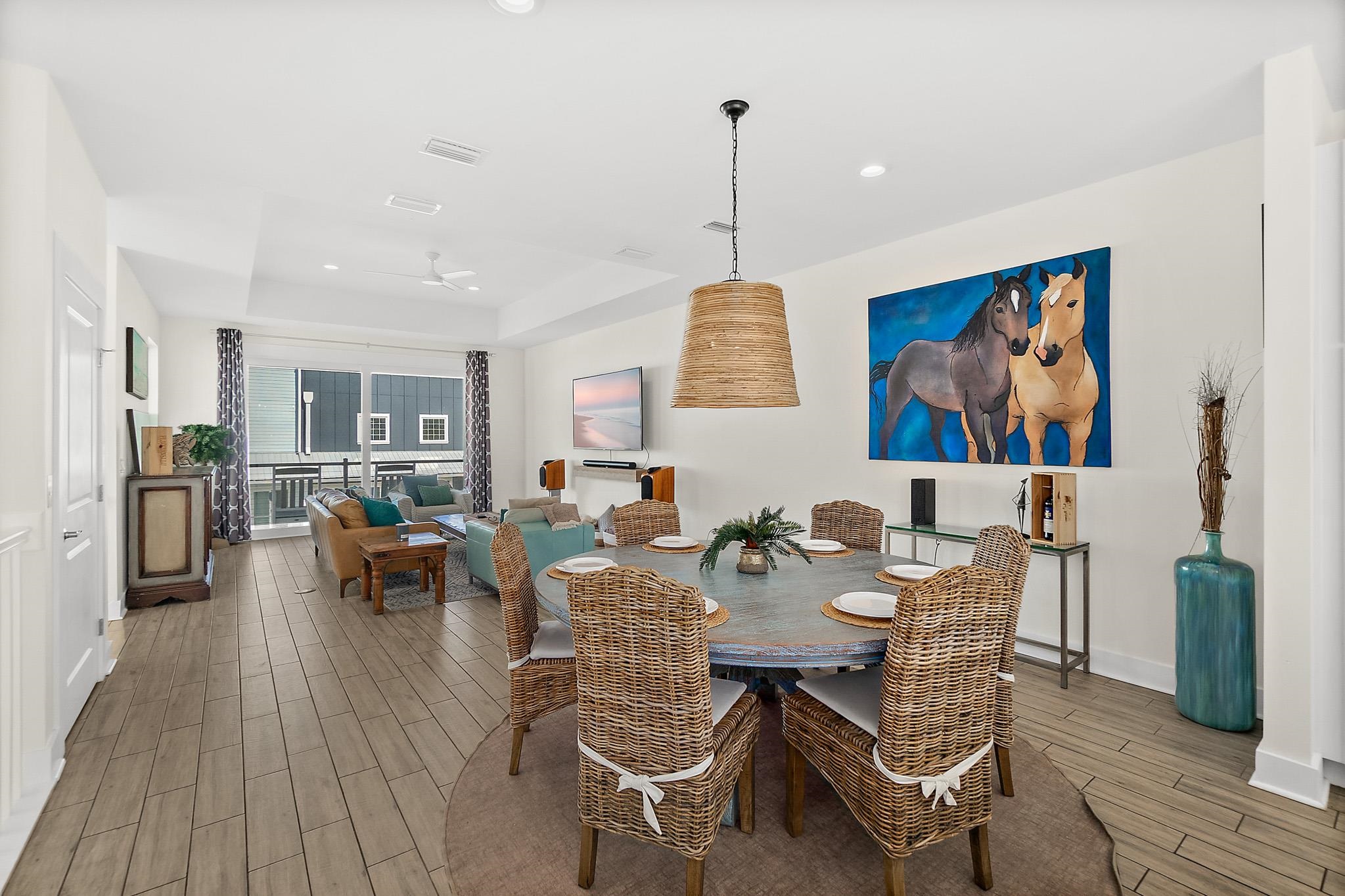 Image 18 of 59 For 13 Comares Ave