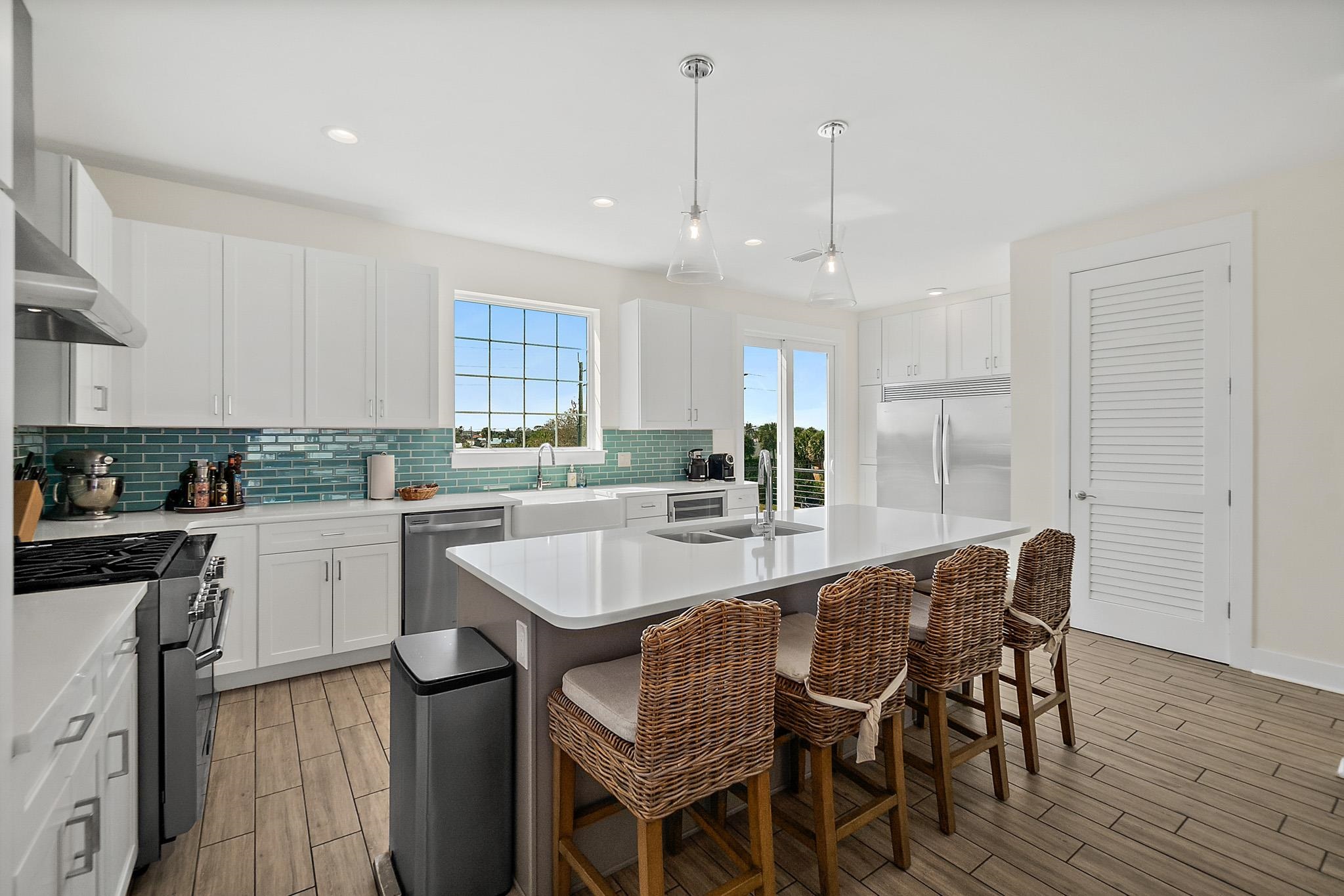 Image 19 of 59 For 13 Comares Ave