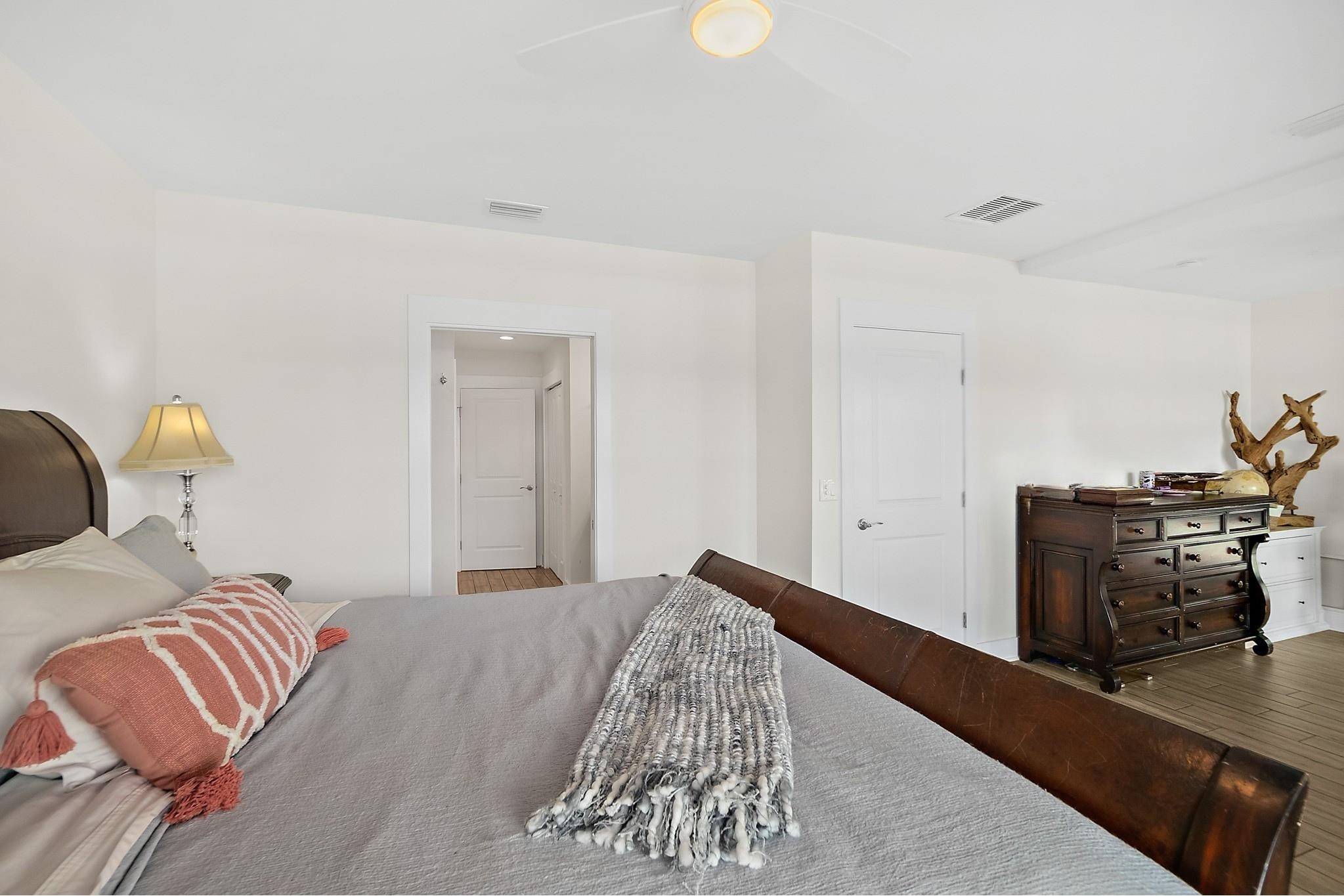 Image 33 of 59 For 13 Comares Ave