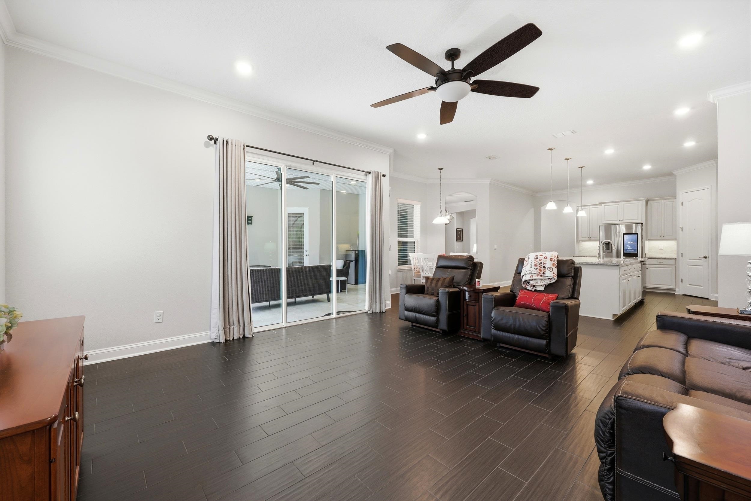 Image 20 of 74 For 324 Enrede Ln