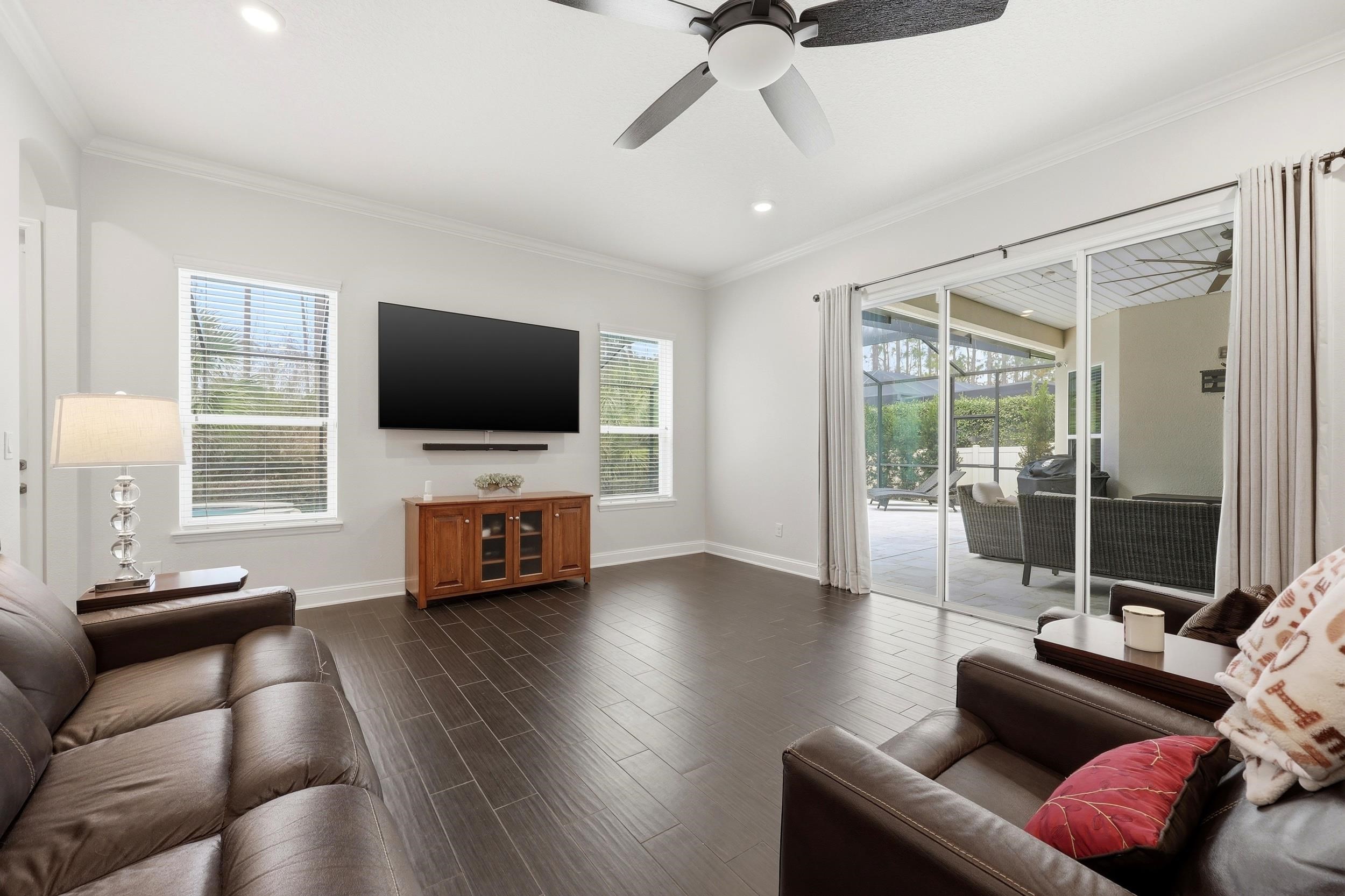 Image 21 of 74 For 324 Enrede Ln