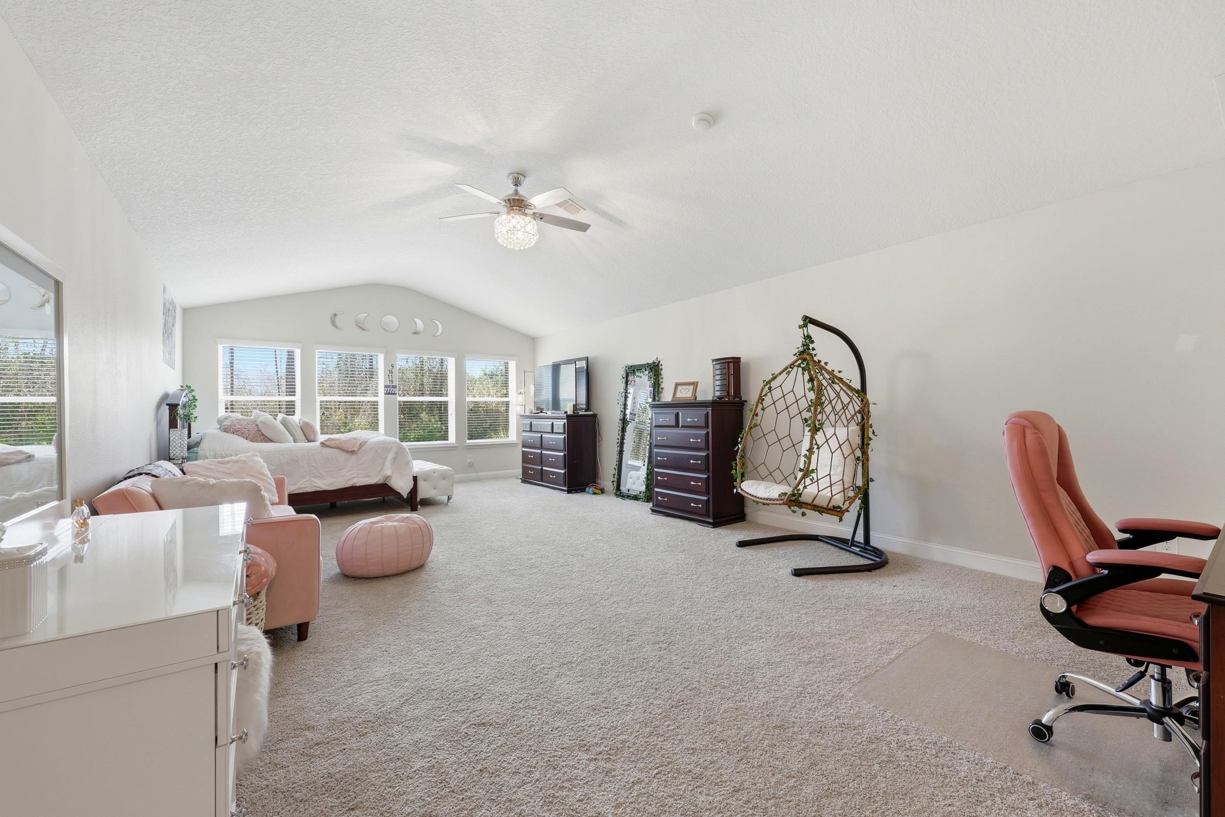 Image 46 of 74 For 324 Enrede Ln