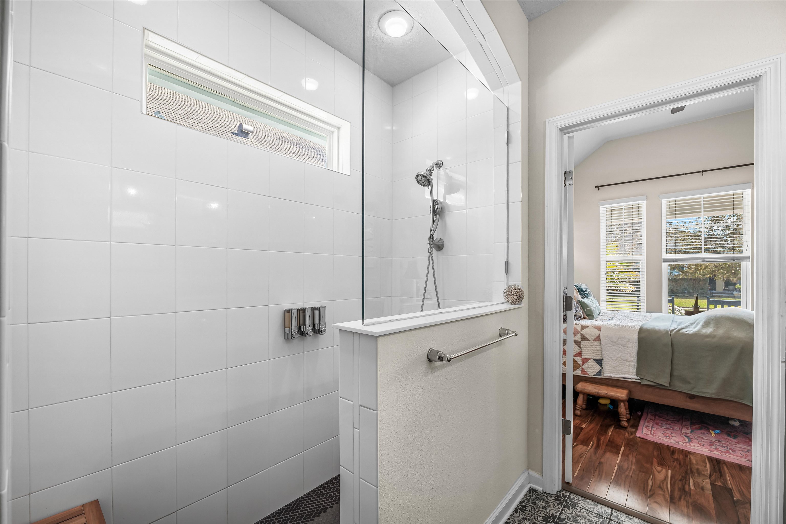 Image 16 of 50 For 344 Garden Wood Dr