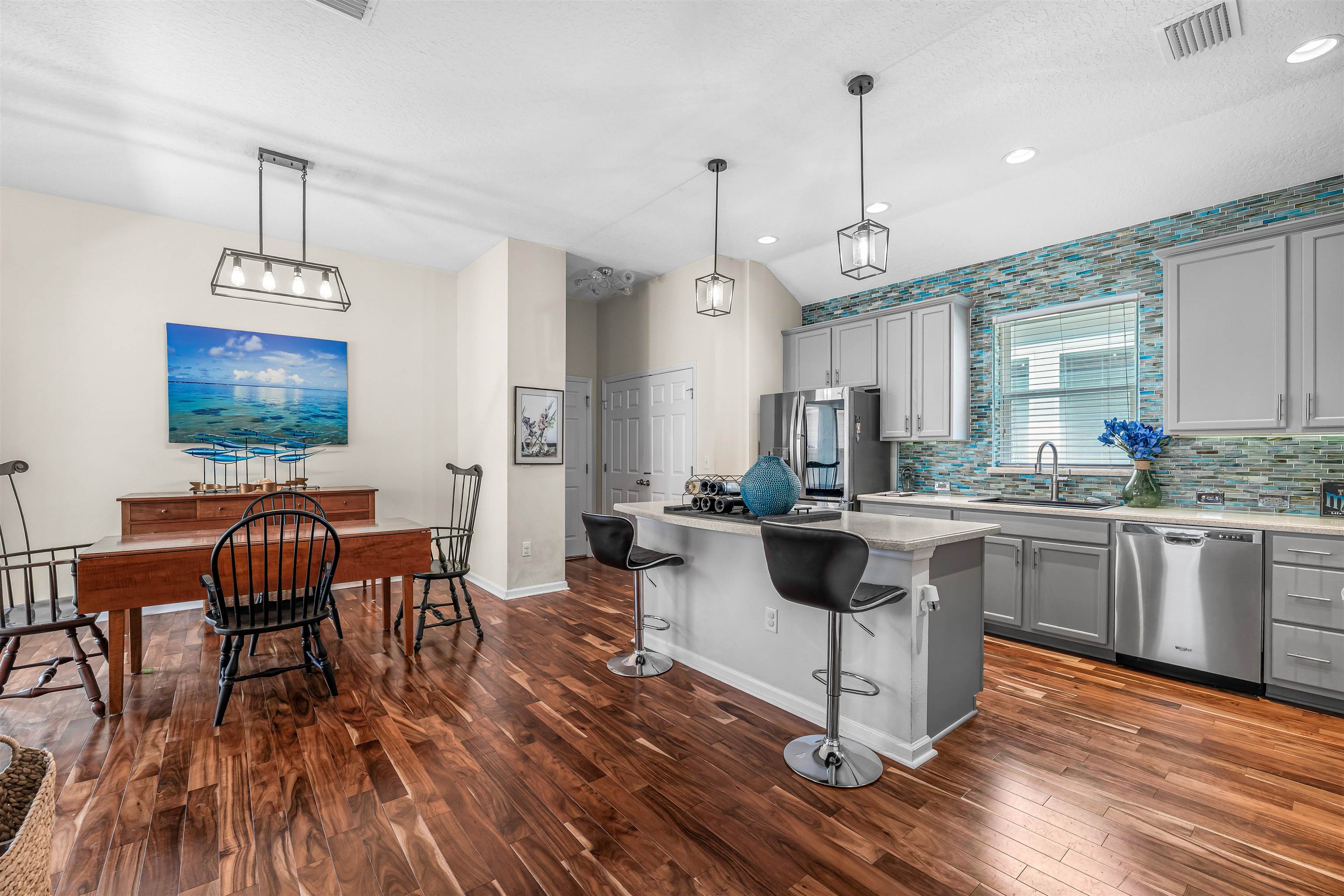 Image 20 of 50 For 344 Garden Wood Dr