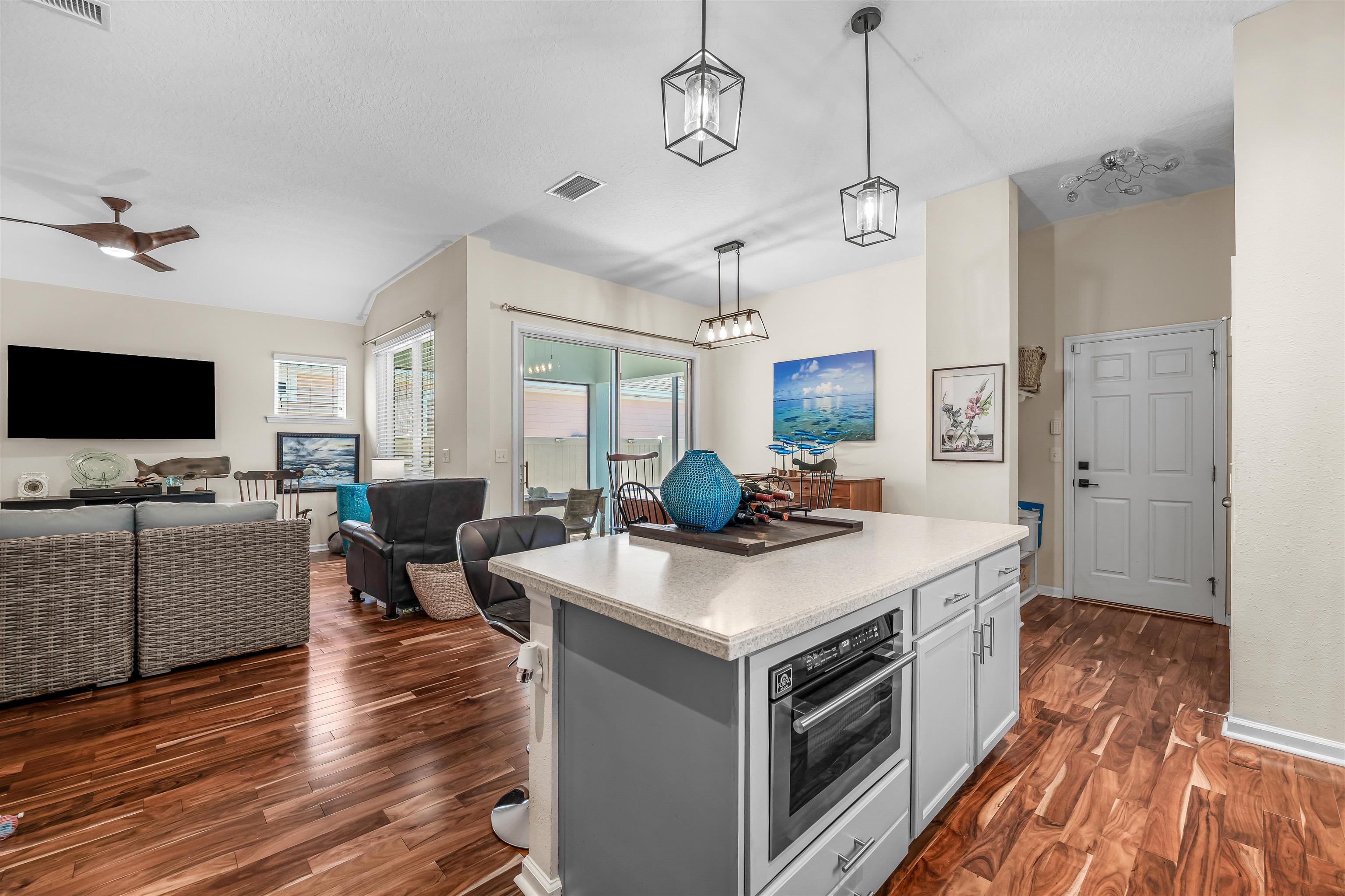 Image 21 of 50 For 344 Garden Wood Dr