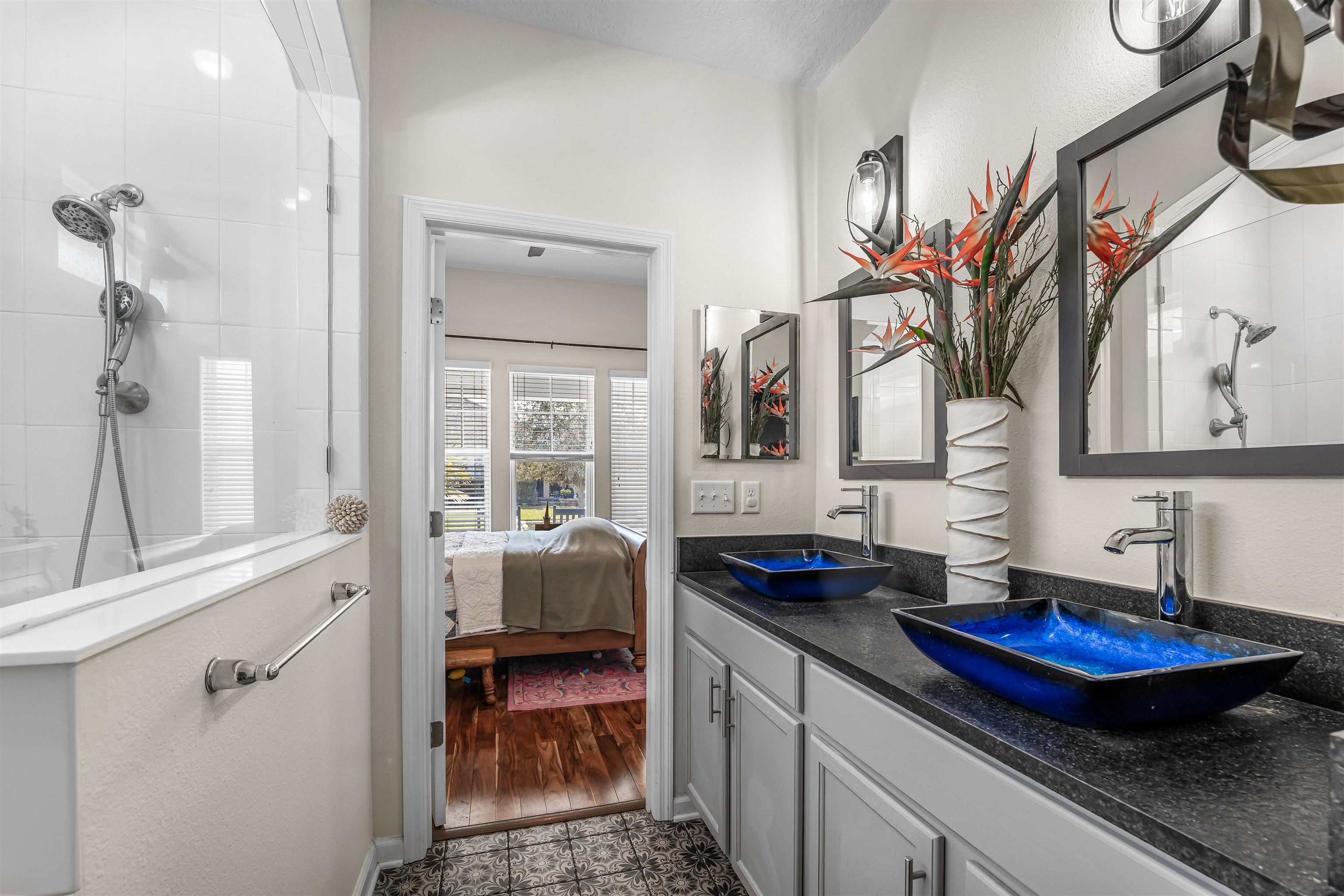 Image 4 of 50 For 344 Garden Wood Dr