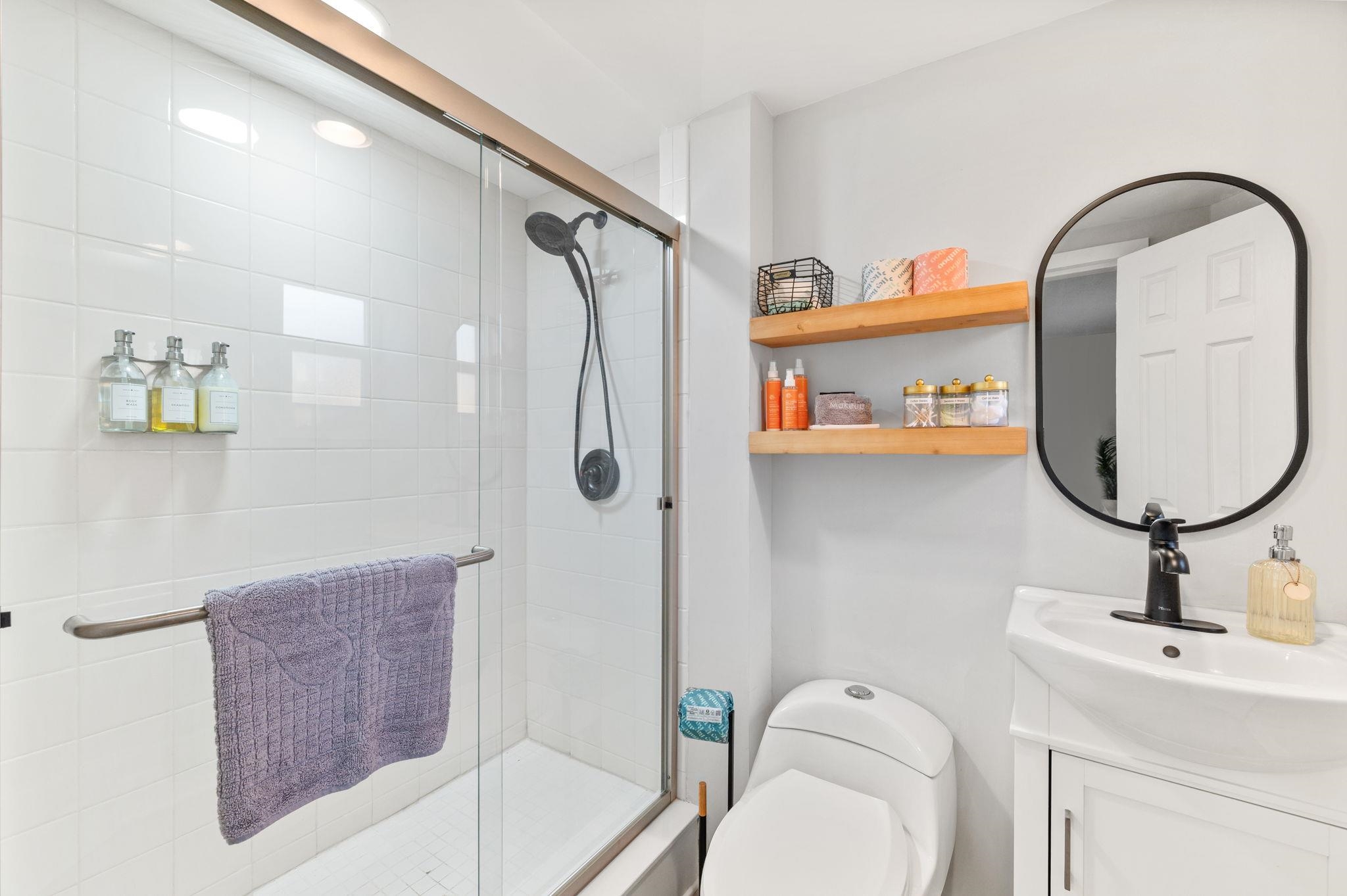 Image 15 of 70 For 40 Magnolia Ave E