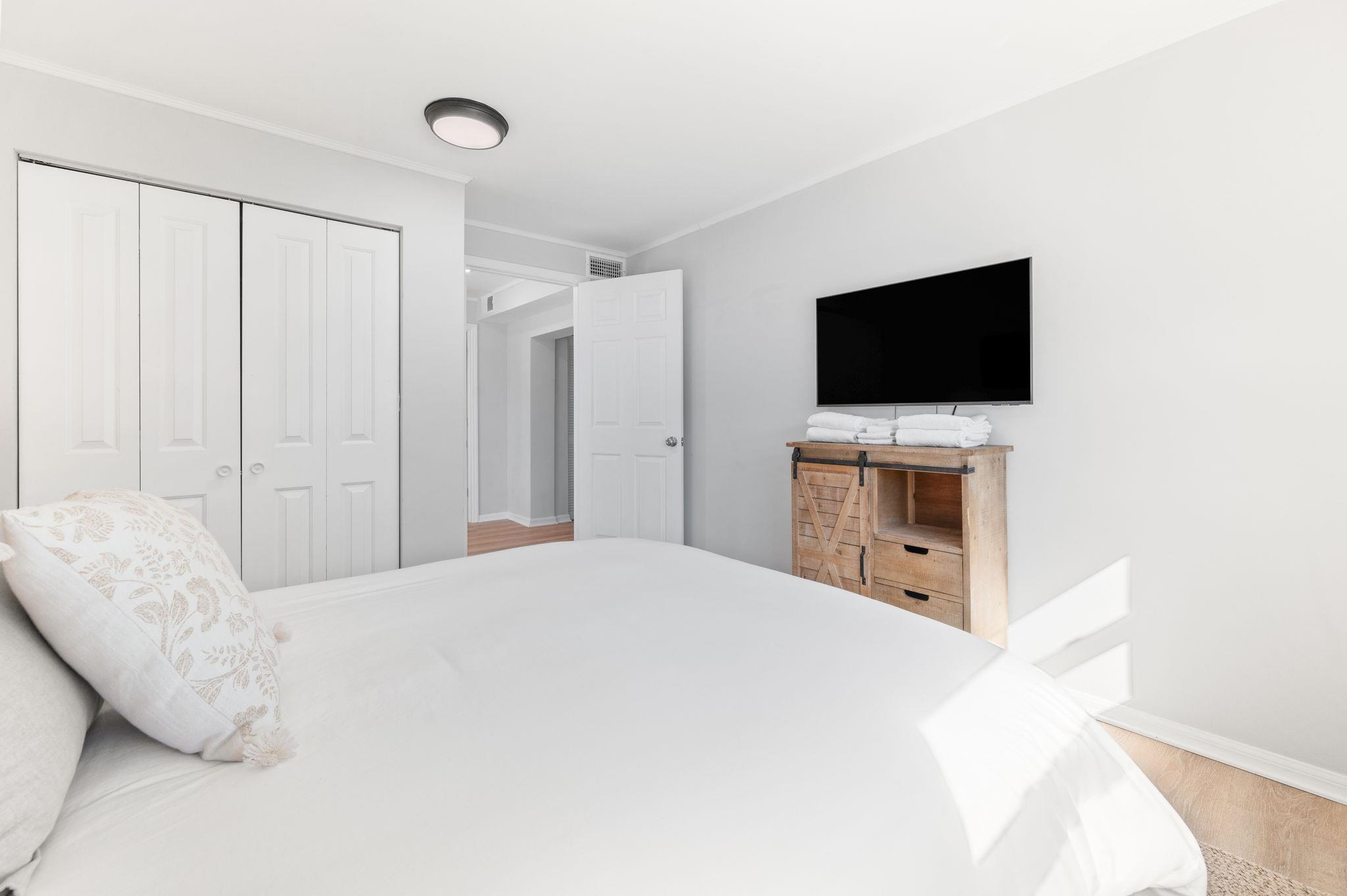 Image 20 of 70 For 40 Magnolia Ave E