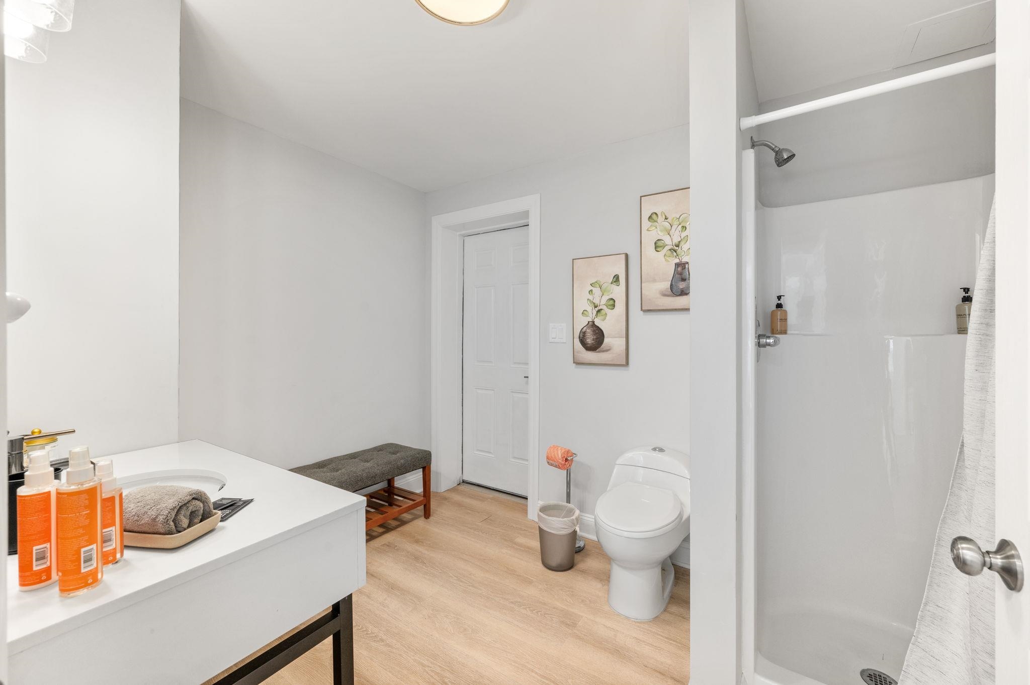 Image 21 of 70 For 40 Magnolia Ave E