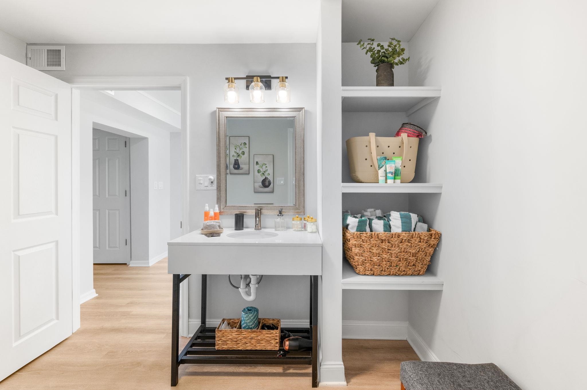 Image 22 of 70 For 40 Magnolia Ave E