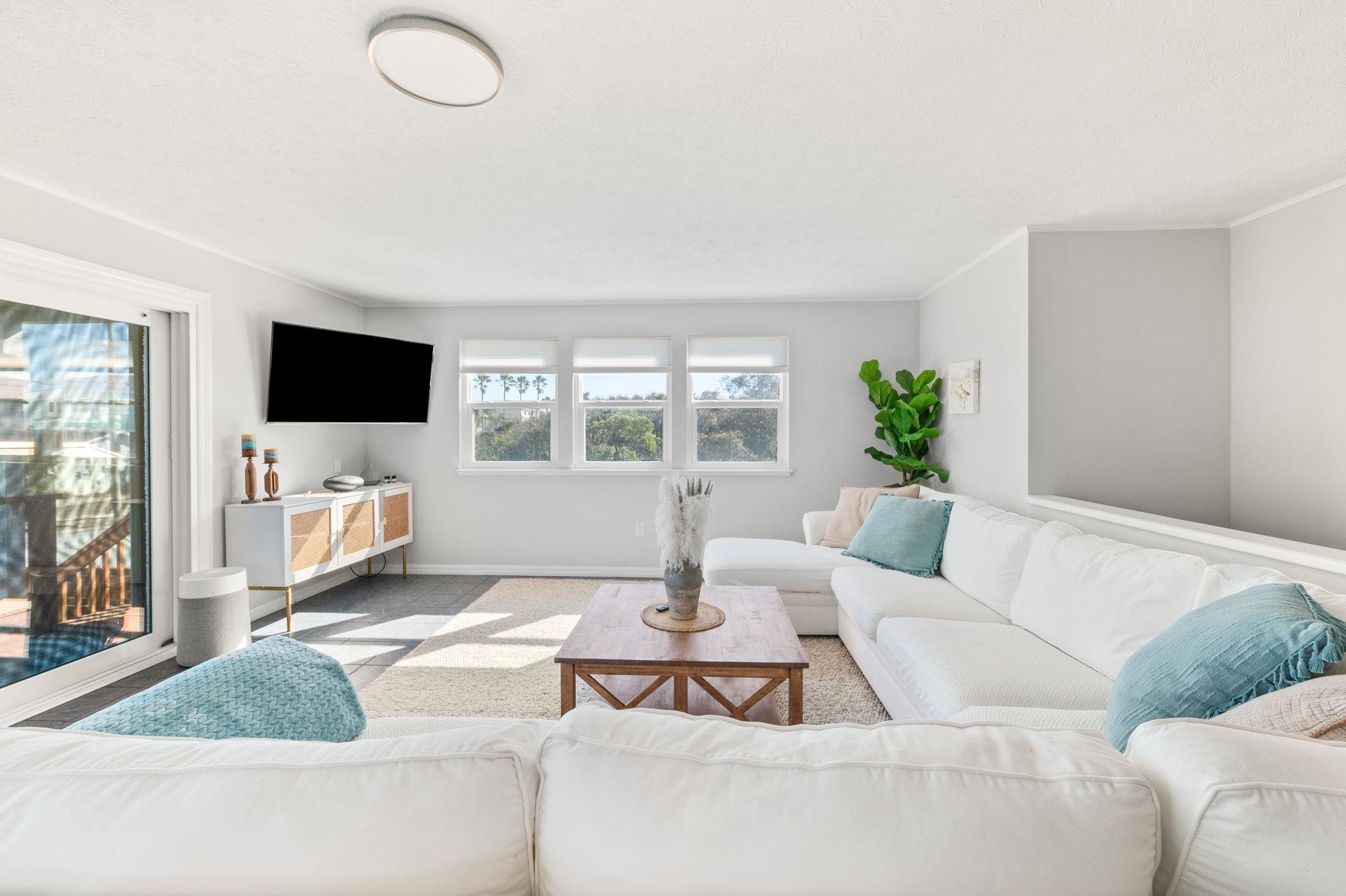 Image 28 of 70 For 40 Magnolia Ave E