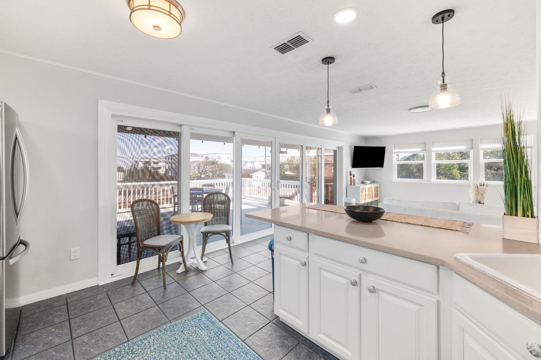 Image 33 of 70 For 40 Magnolia Ave E