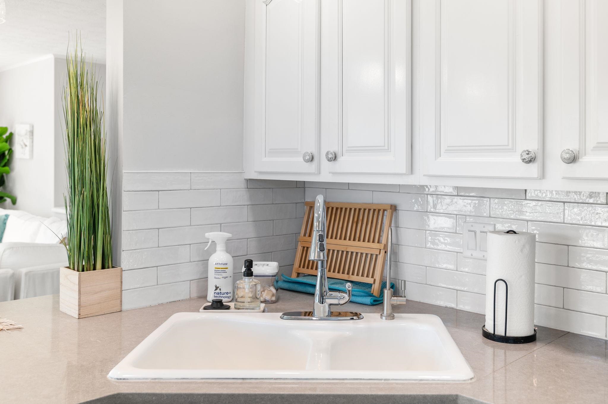 Image 35 of 70 For 40 Magnolia Ave E