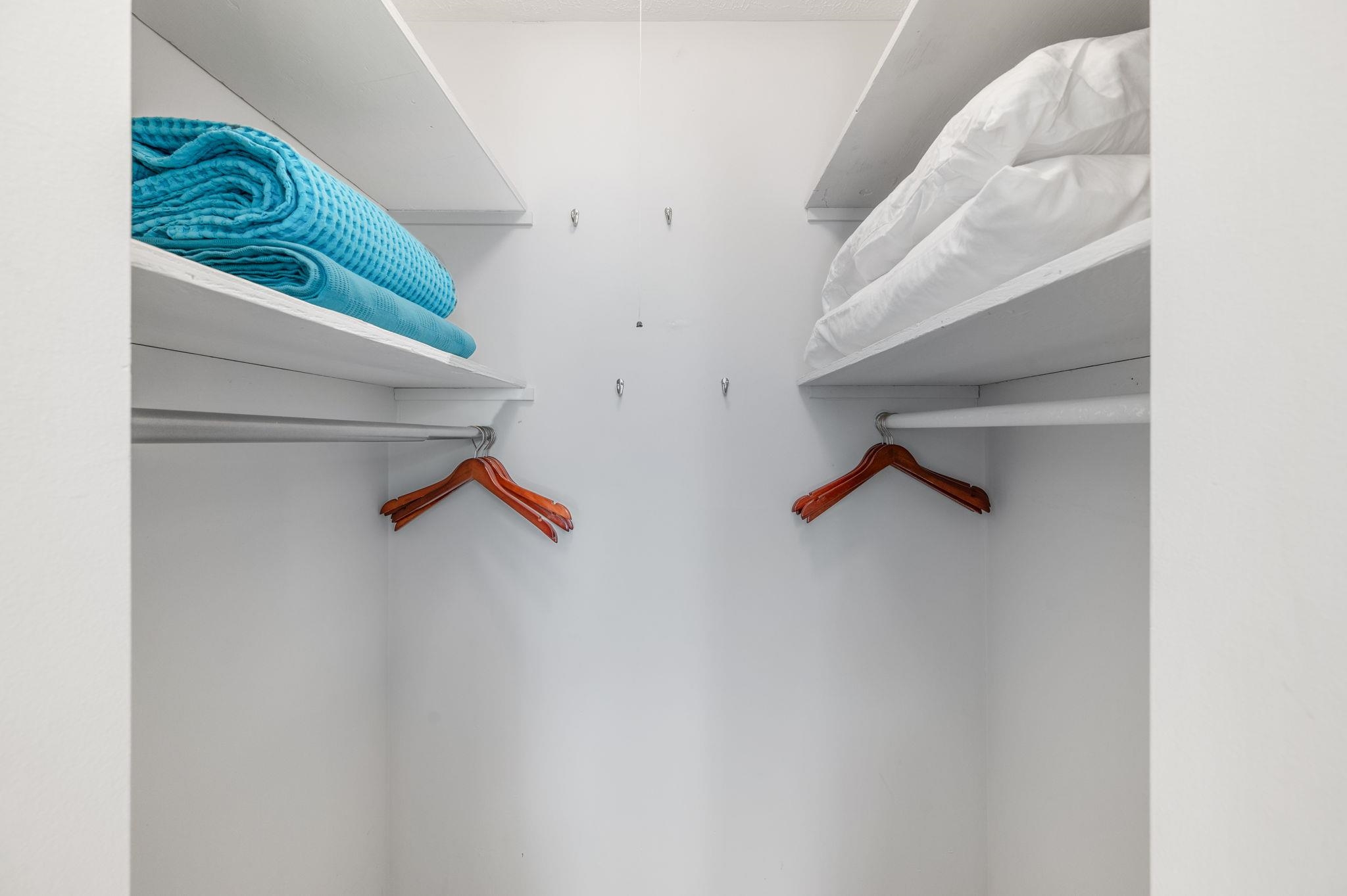 Image 38 of 70 For 40 Magnolia Ave E