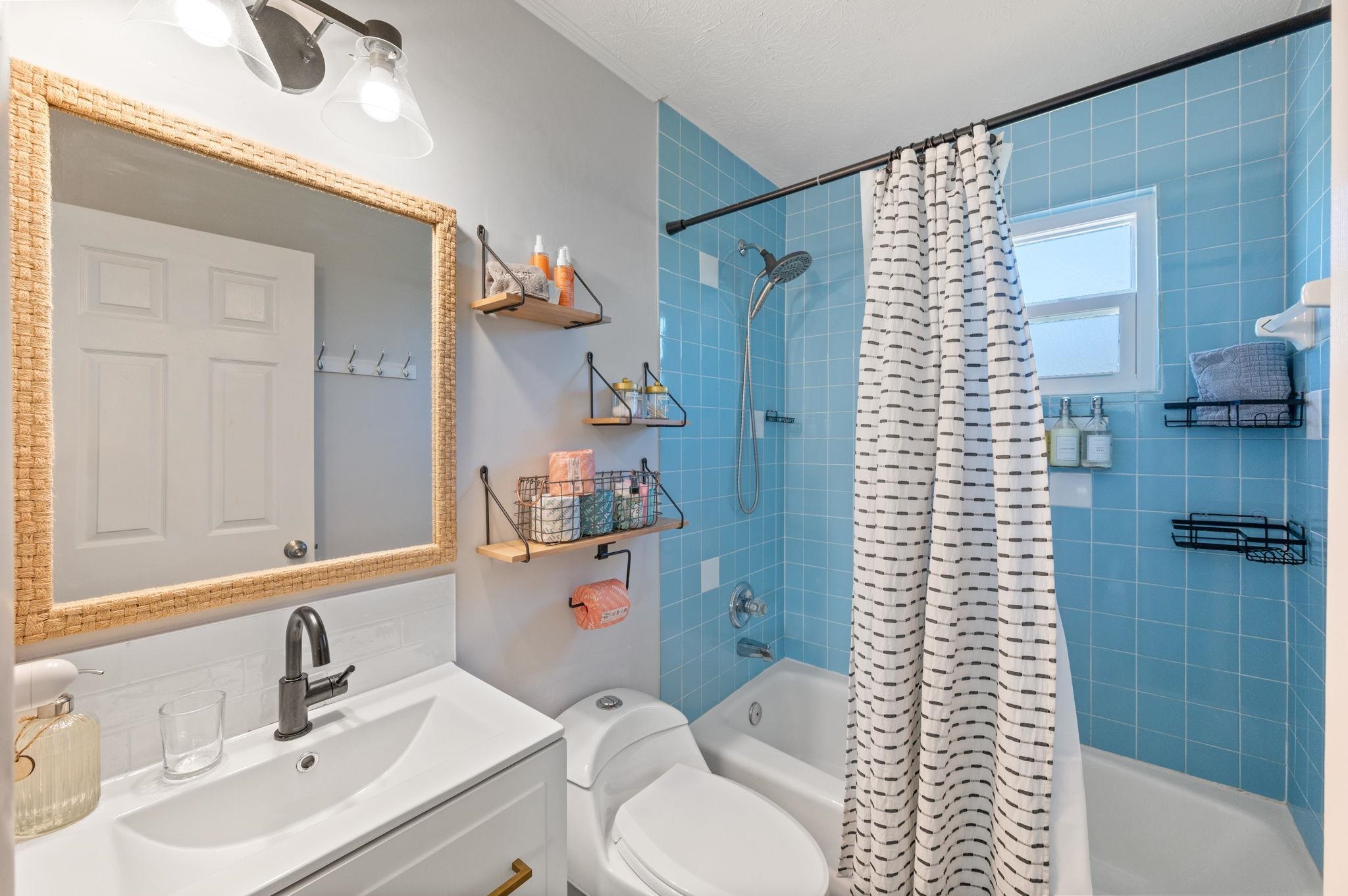 Image 40 of 70 For 40 Magnolia Ave E