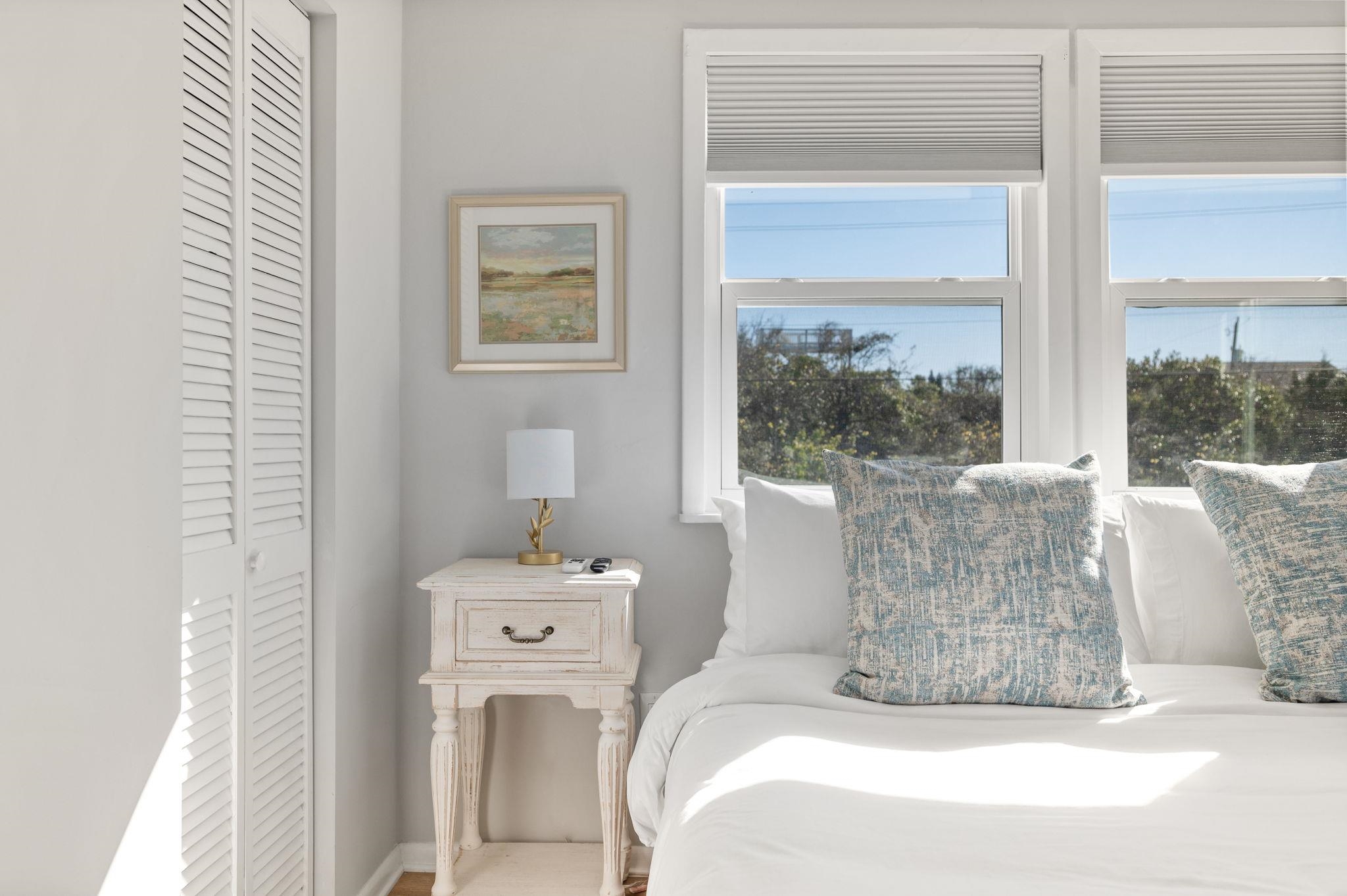 Image 43 of 70 For 40 Magnolia Ave E