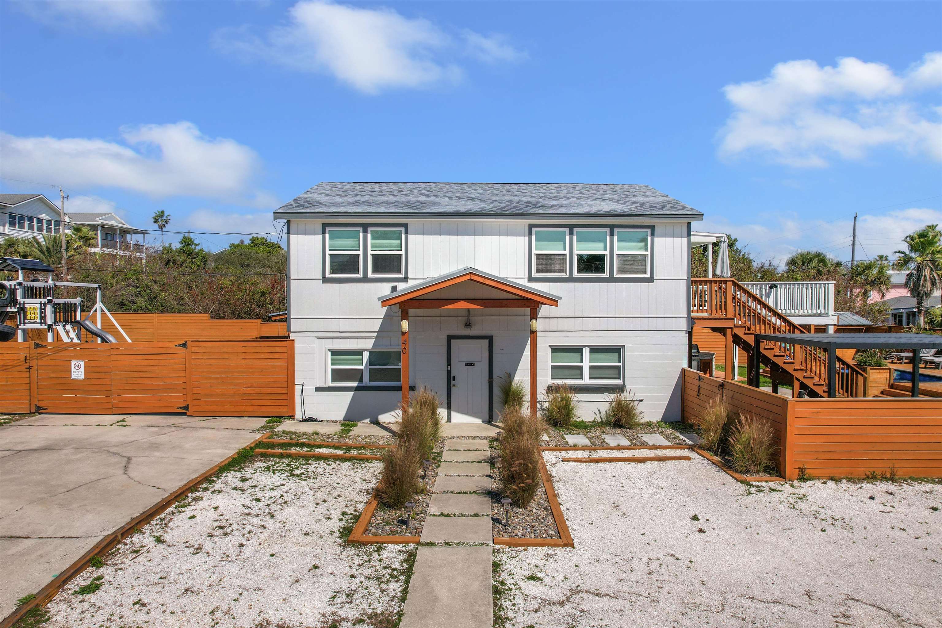 Image 6 of 70 For 40 Magnolia Ave E