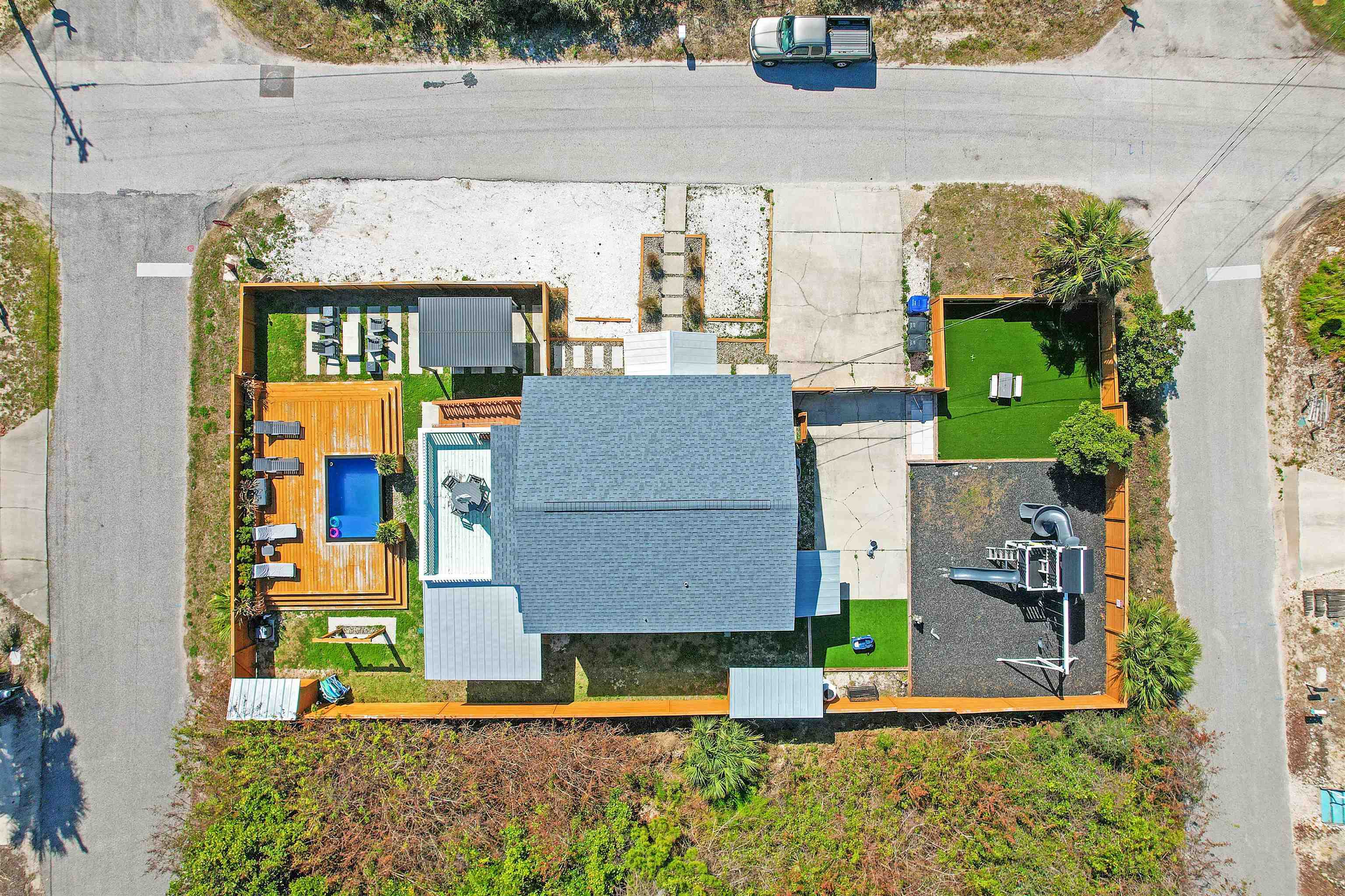 Image 64 of 70 For 40 Magnolia Ave E