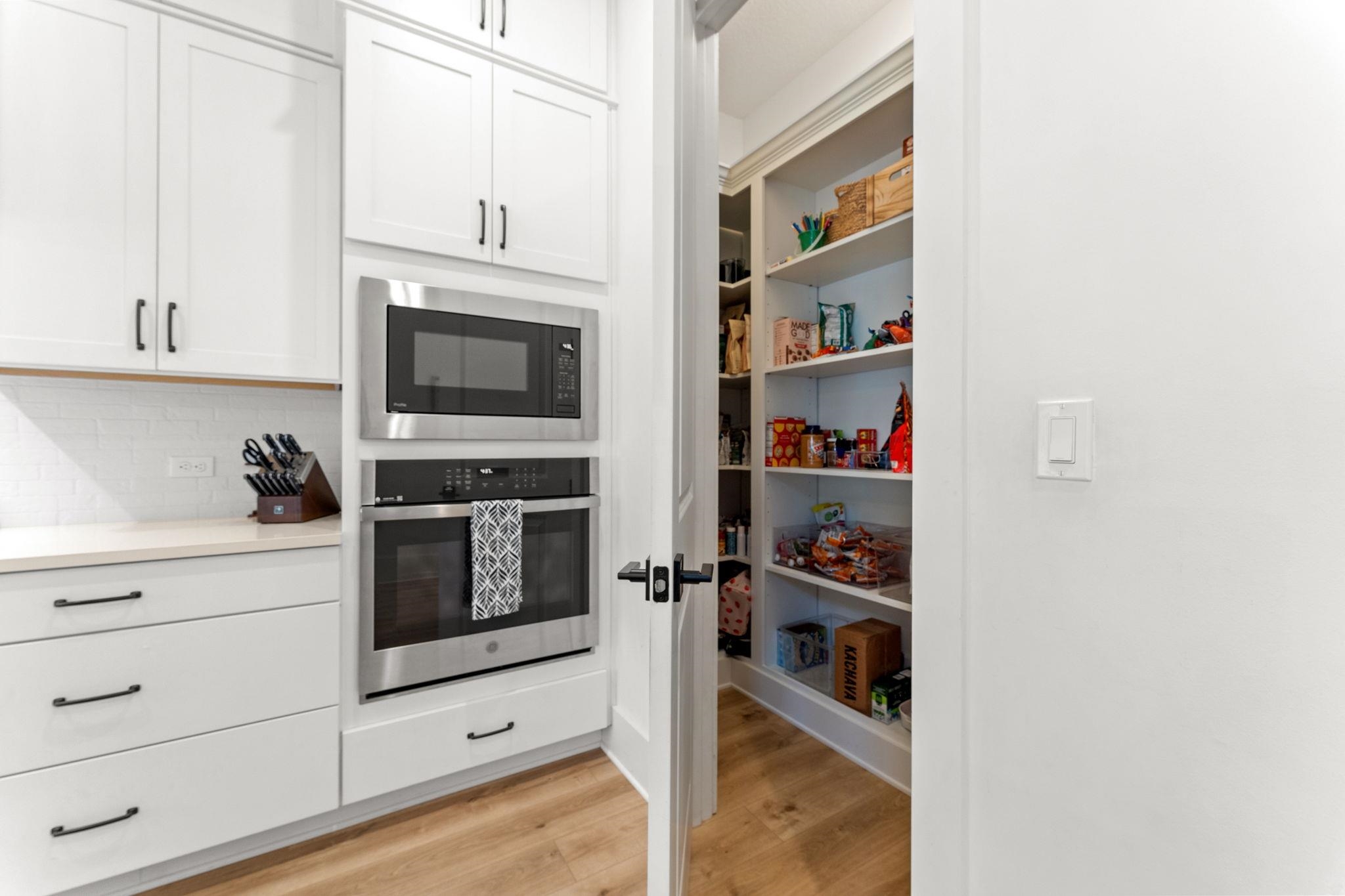 Image 11 of 36 For 152 Sherwood Ave