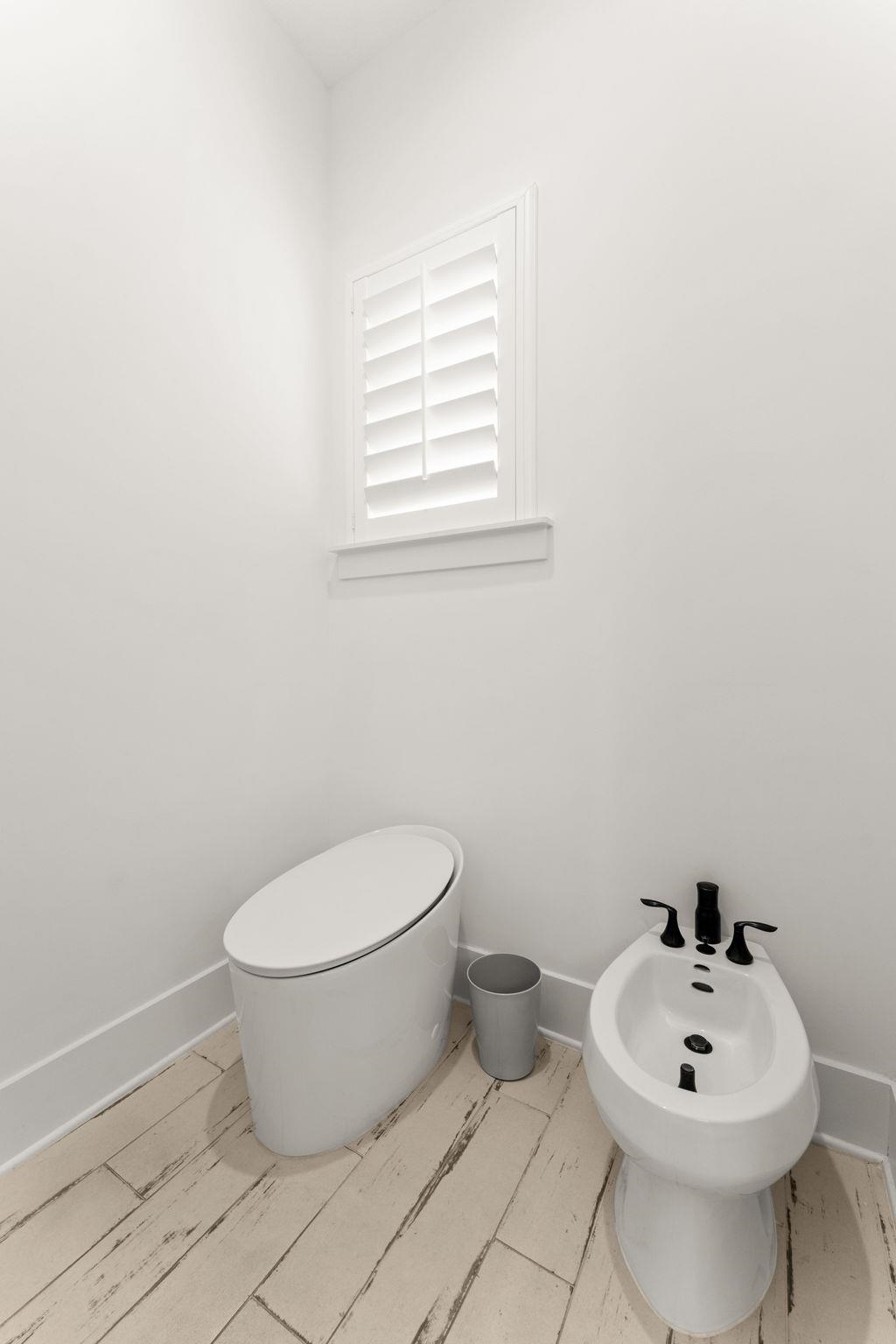 Image 17 of 36 For 152 Sherwood Ave