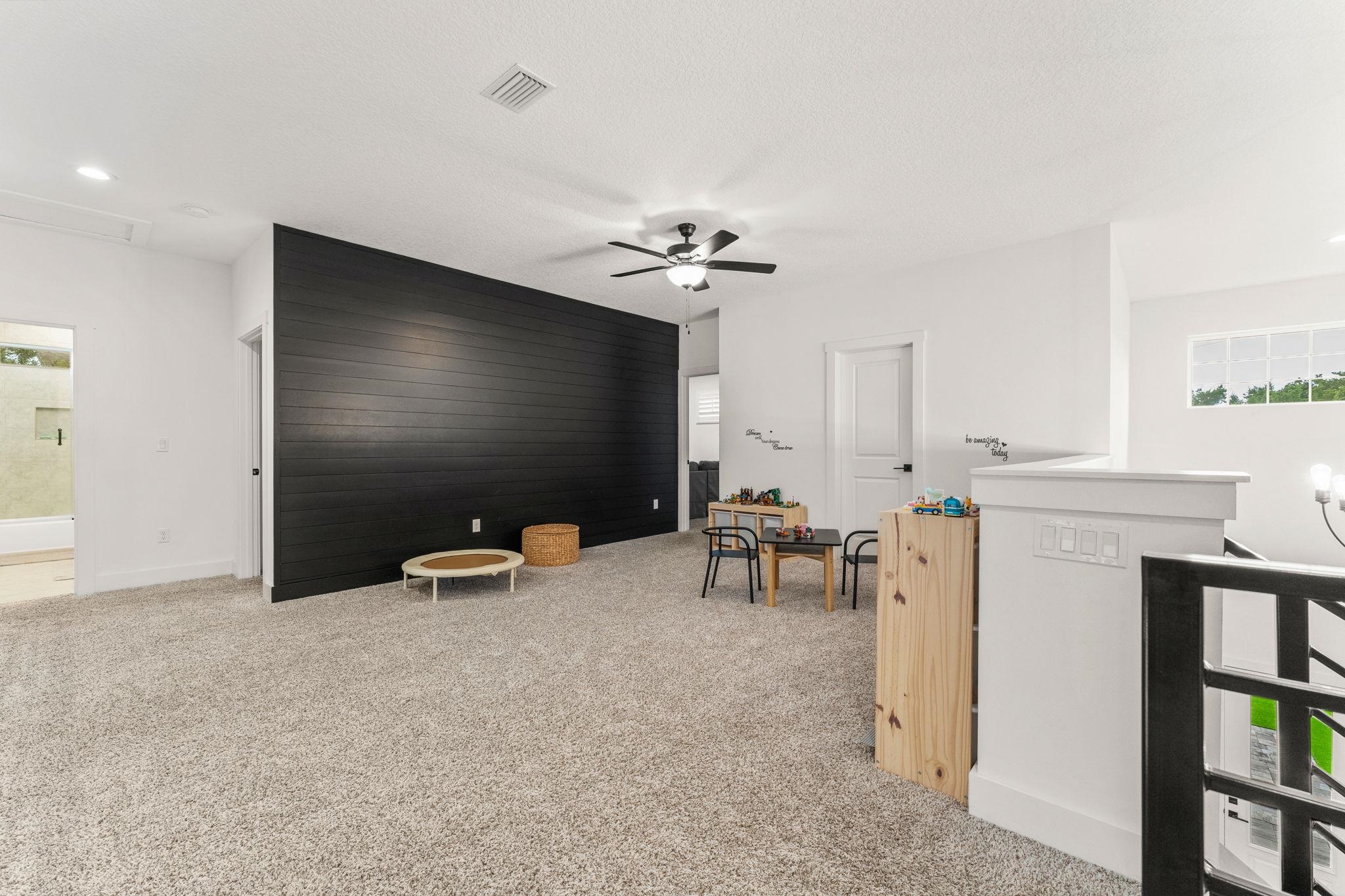 Image 21 of 36 For 152 Sherwood Ave