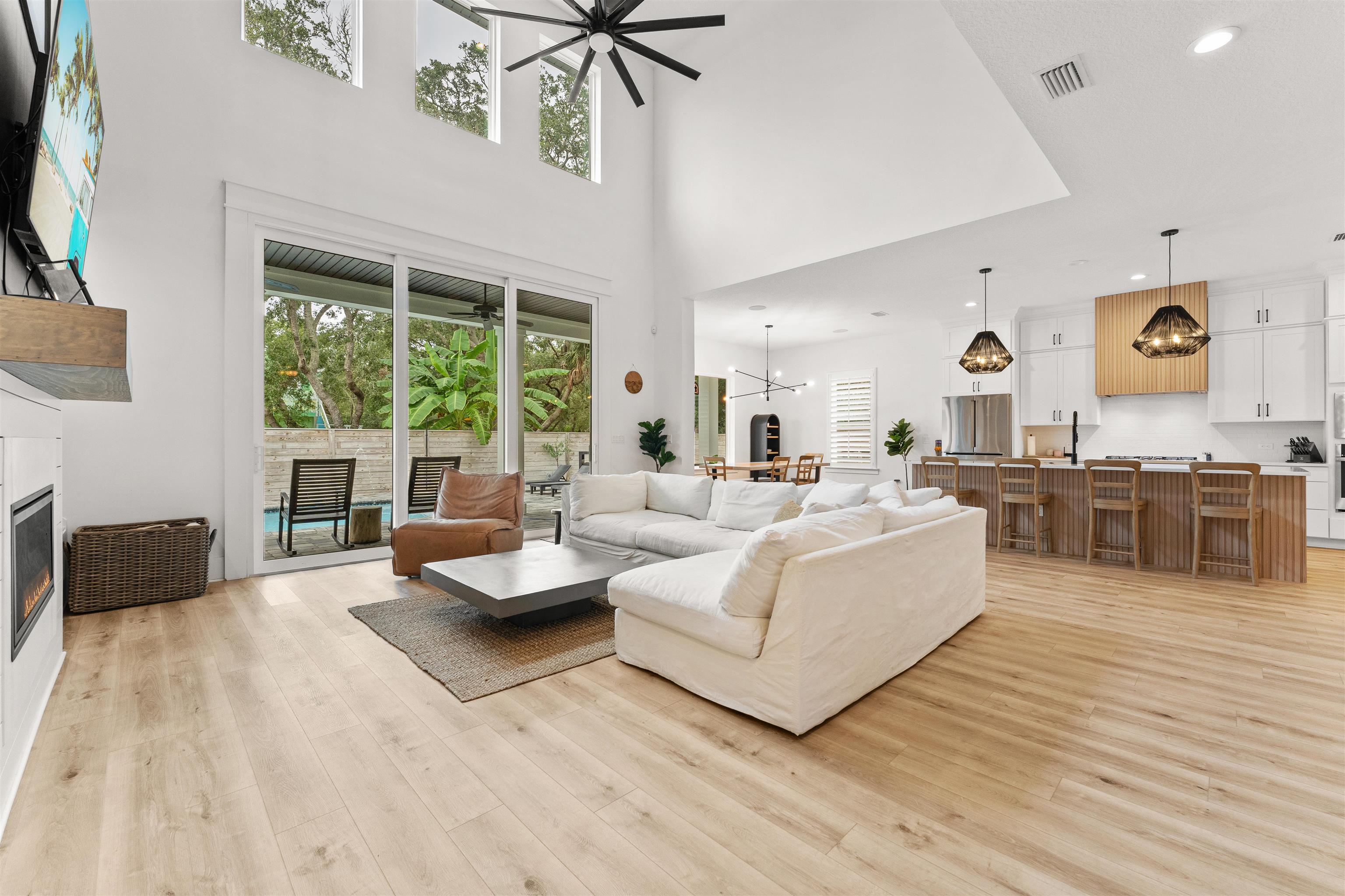 Image 6 of 36 For 152 Sherwood Ave