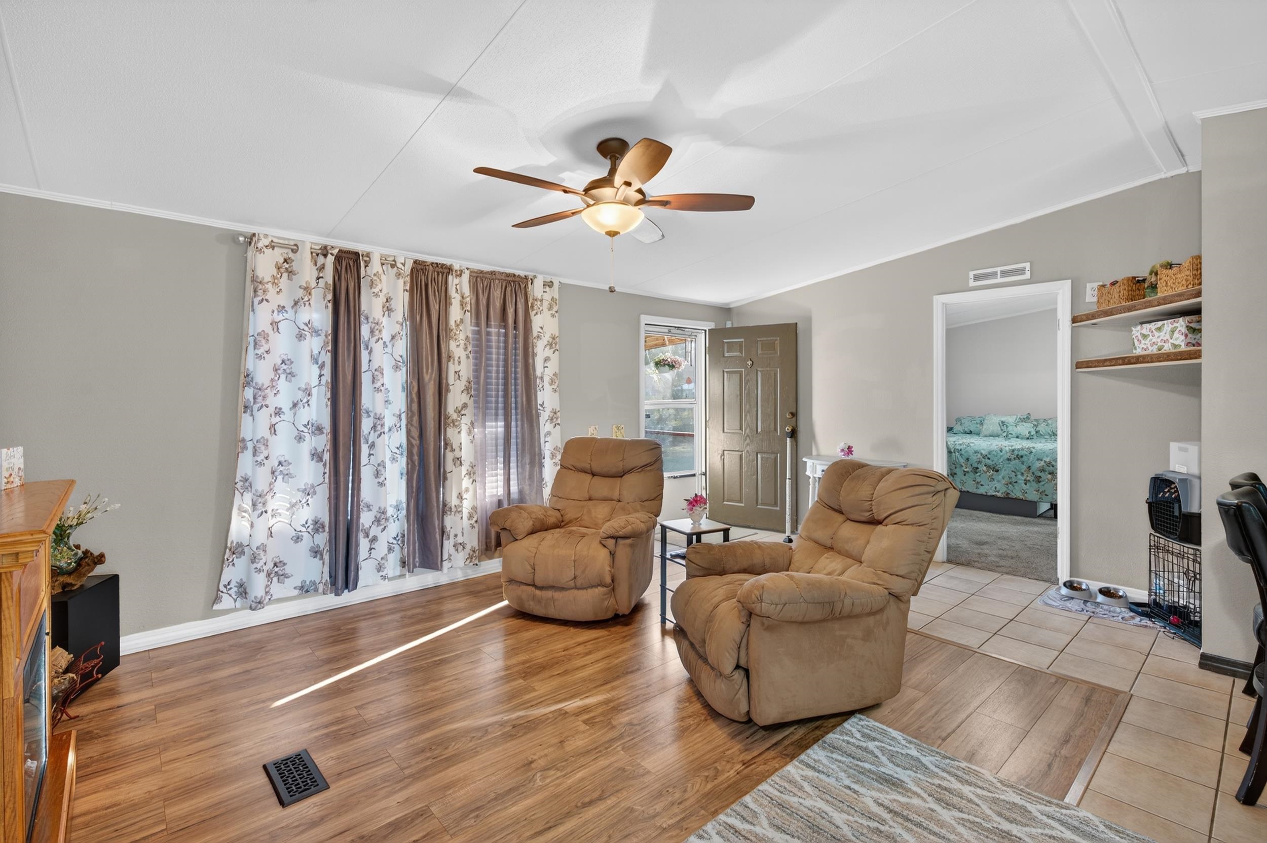 Image 9 of 38 For 5020 Kenneth Street