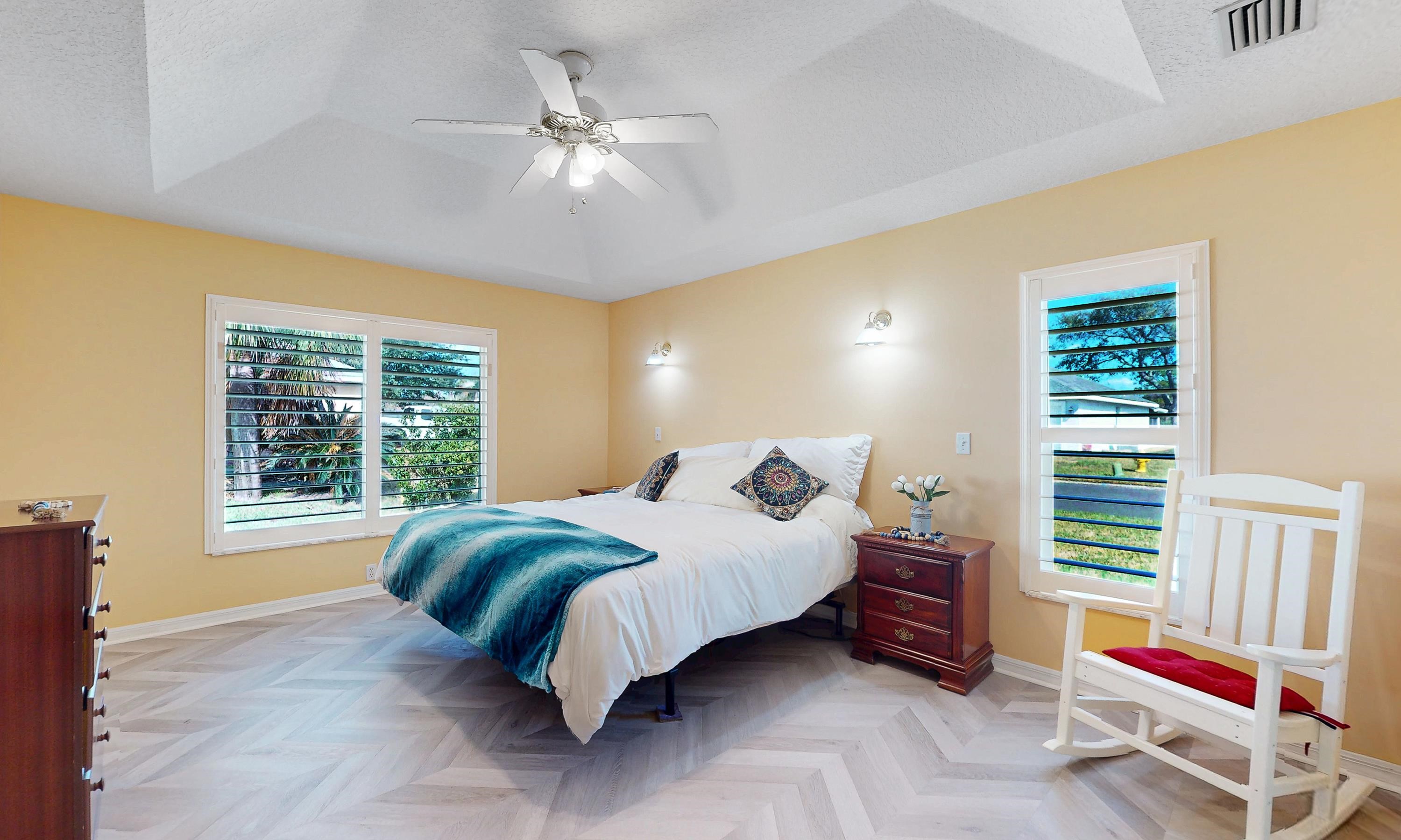 Image 18 of 48 For 701 Captains Drive