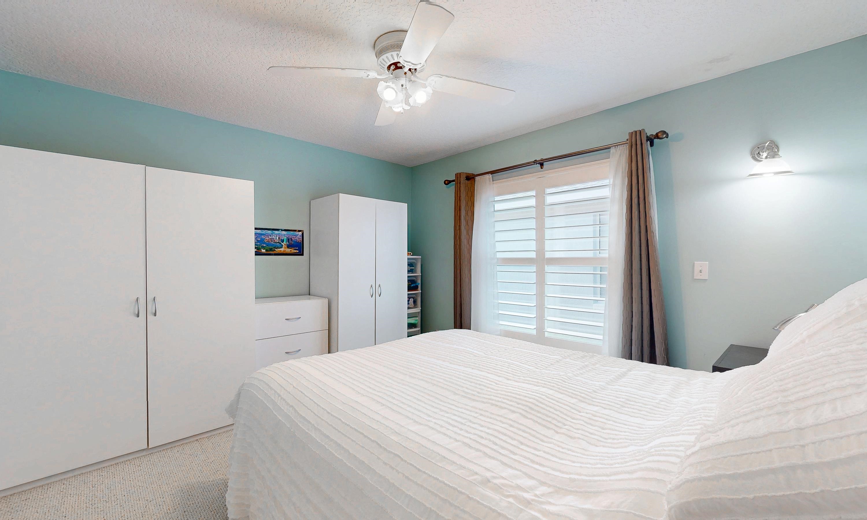 Image 26 of 48 For 701 Captains Drive