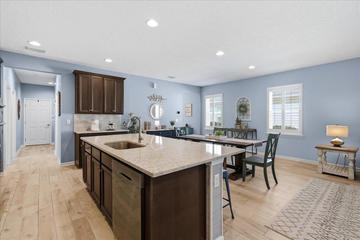 Image 14 of 58 For 30 La Mancha Drive