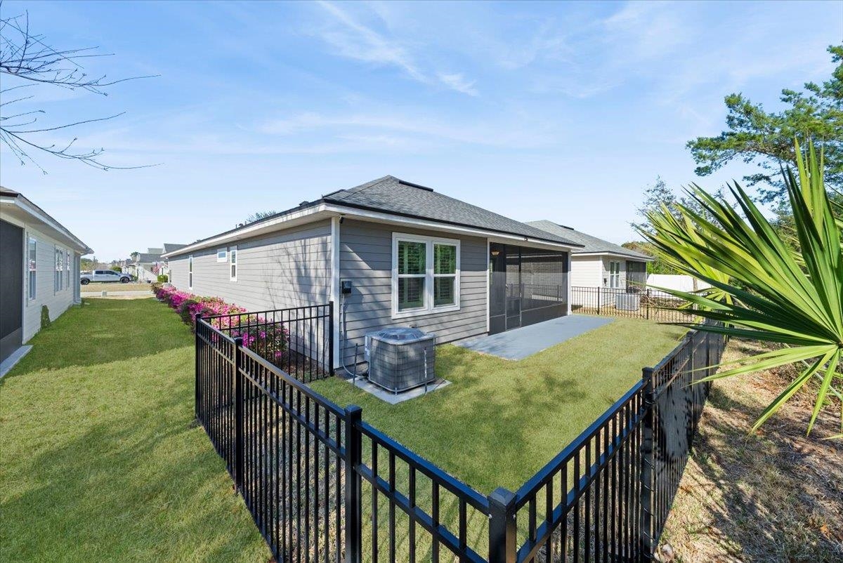 Image 34 of 58 For 30 La Mancha Drive