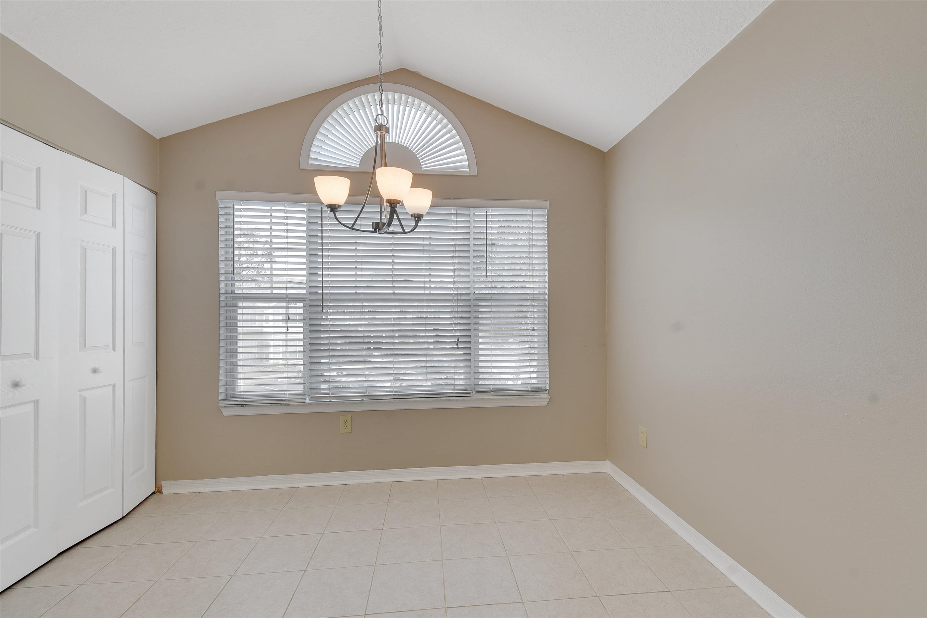 Image 17 of 34 For 24200 Harbour Vista Circle