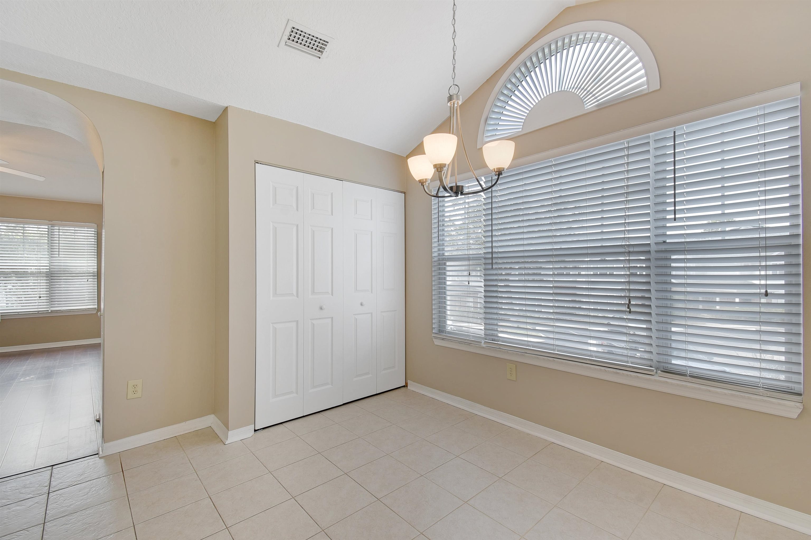 Image 19 of 34 For 24200 Harbour Vista Circle