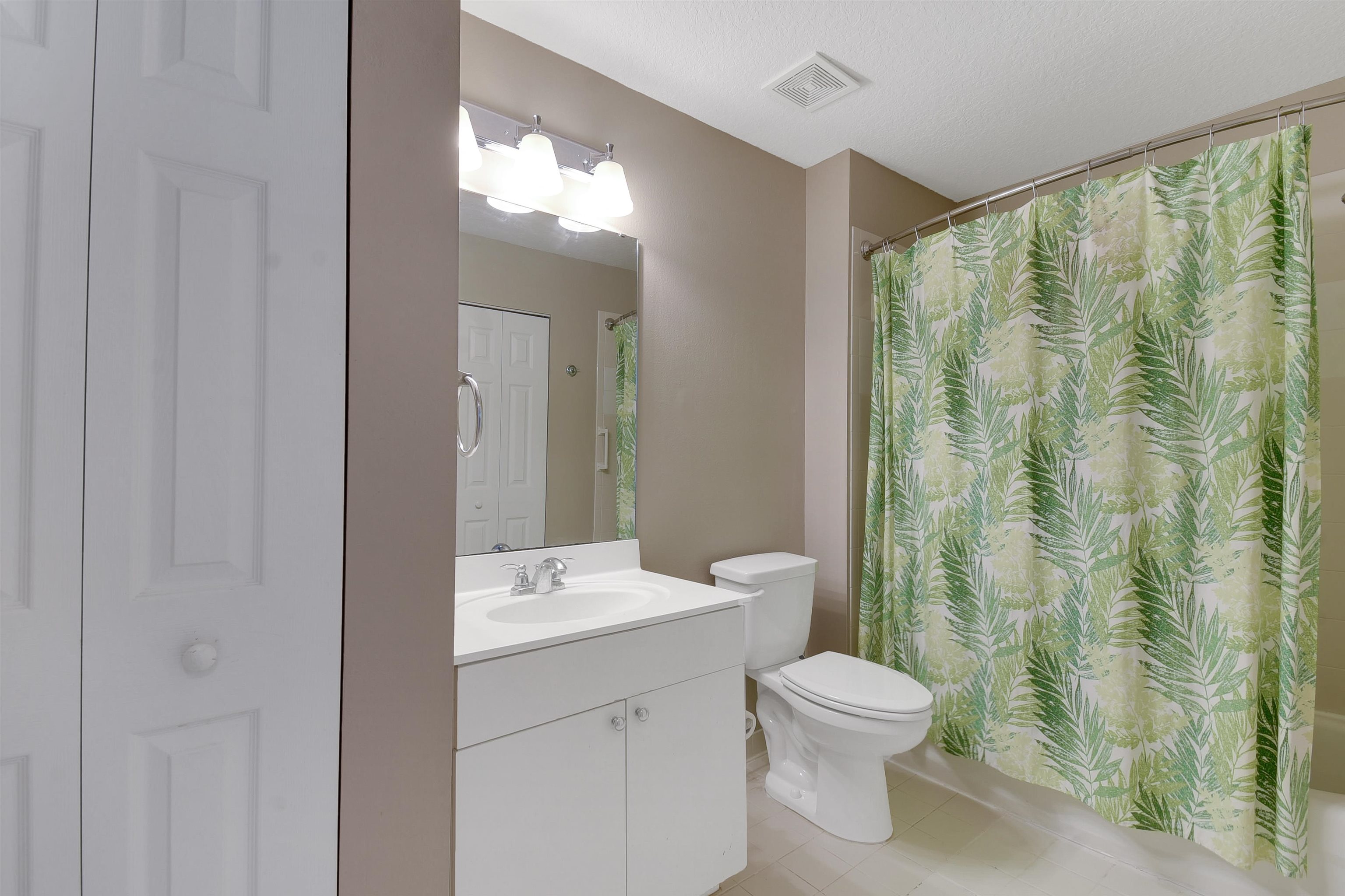 Image 22 of 34 For 24200 Harbour Vista Circle