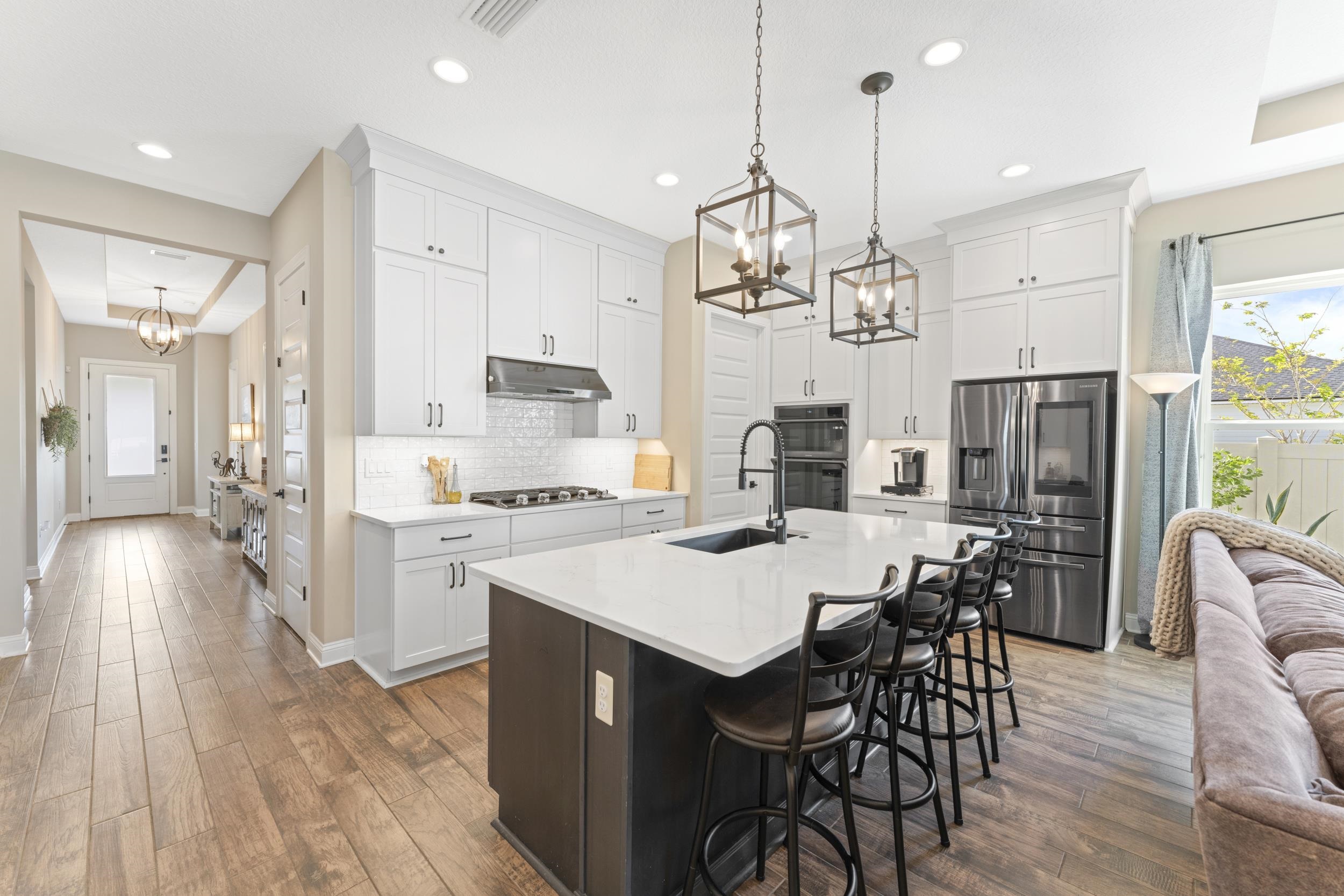 Image 3 of 40 For 380 Maralinda Dr