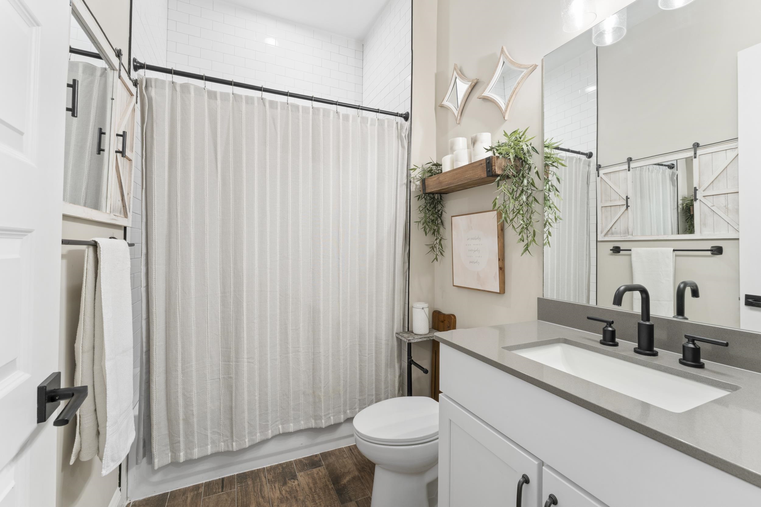 Image 32 of 40 For 380 Maralinda Dr