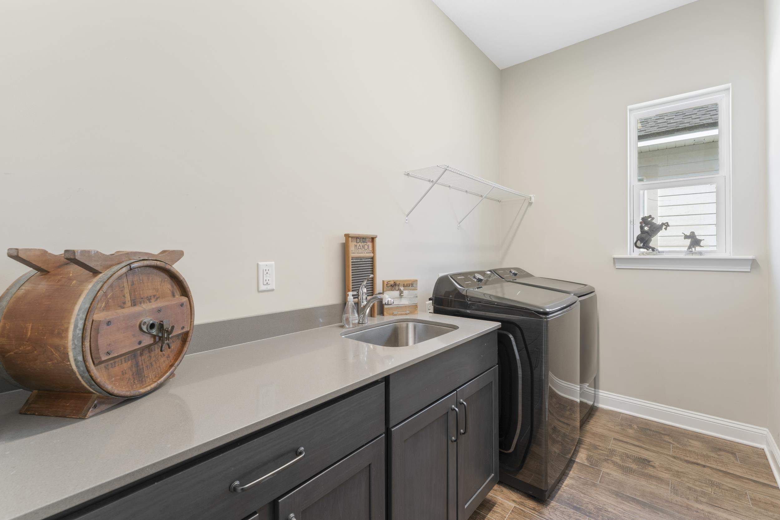 Image 33 of 40 For 380 Maralinda Dr