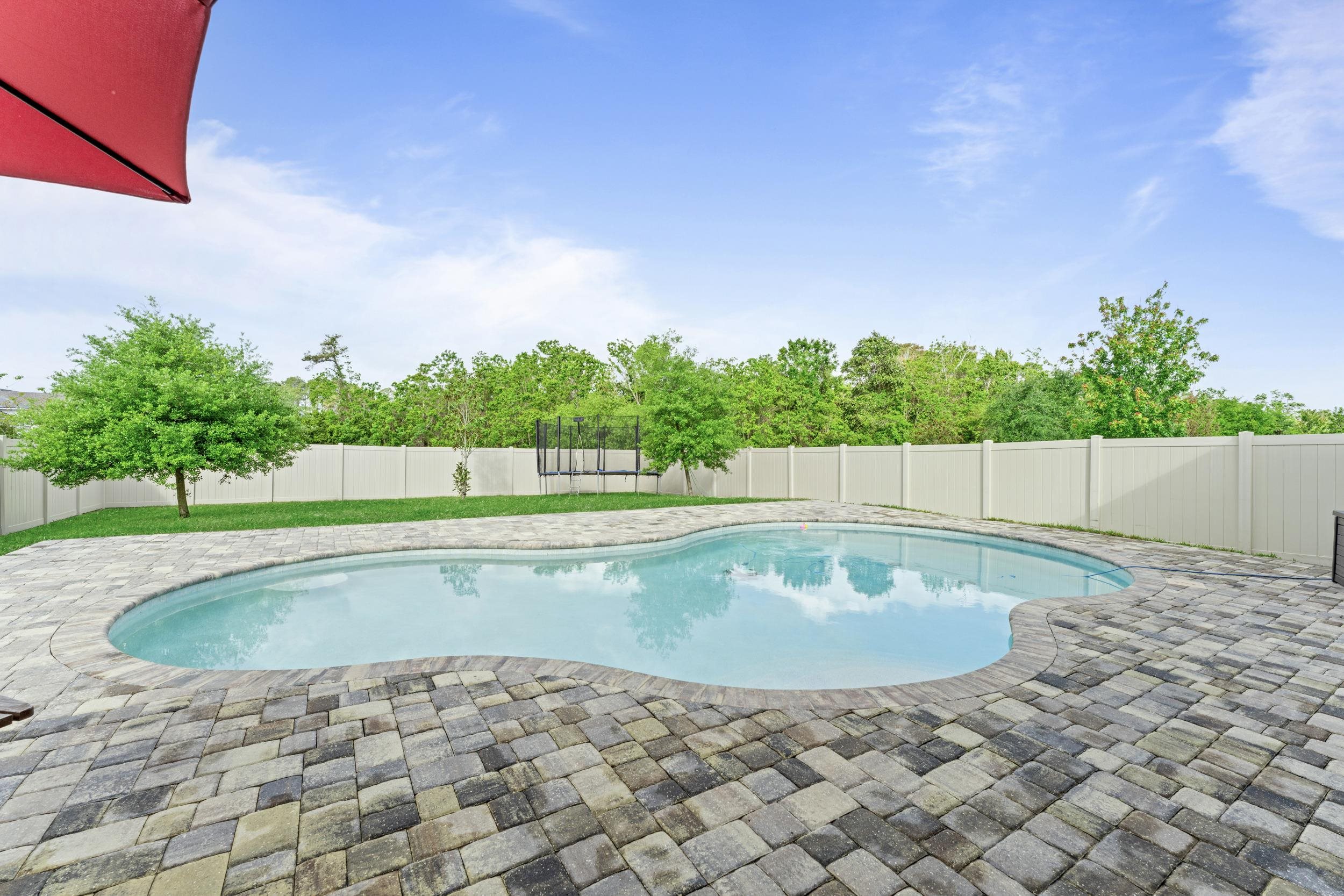 Image 36 of 40 For 380 Maralinda Dr