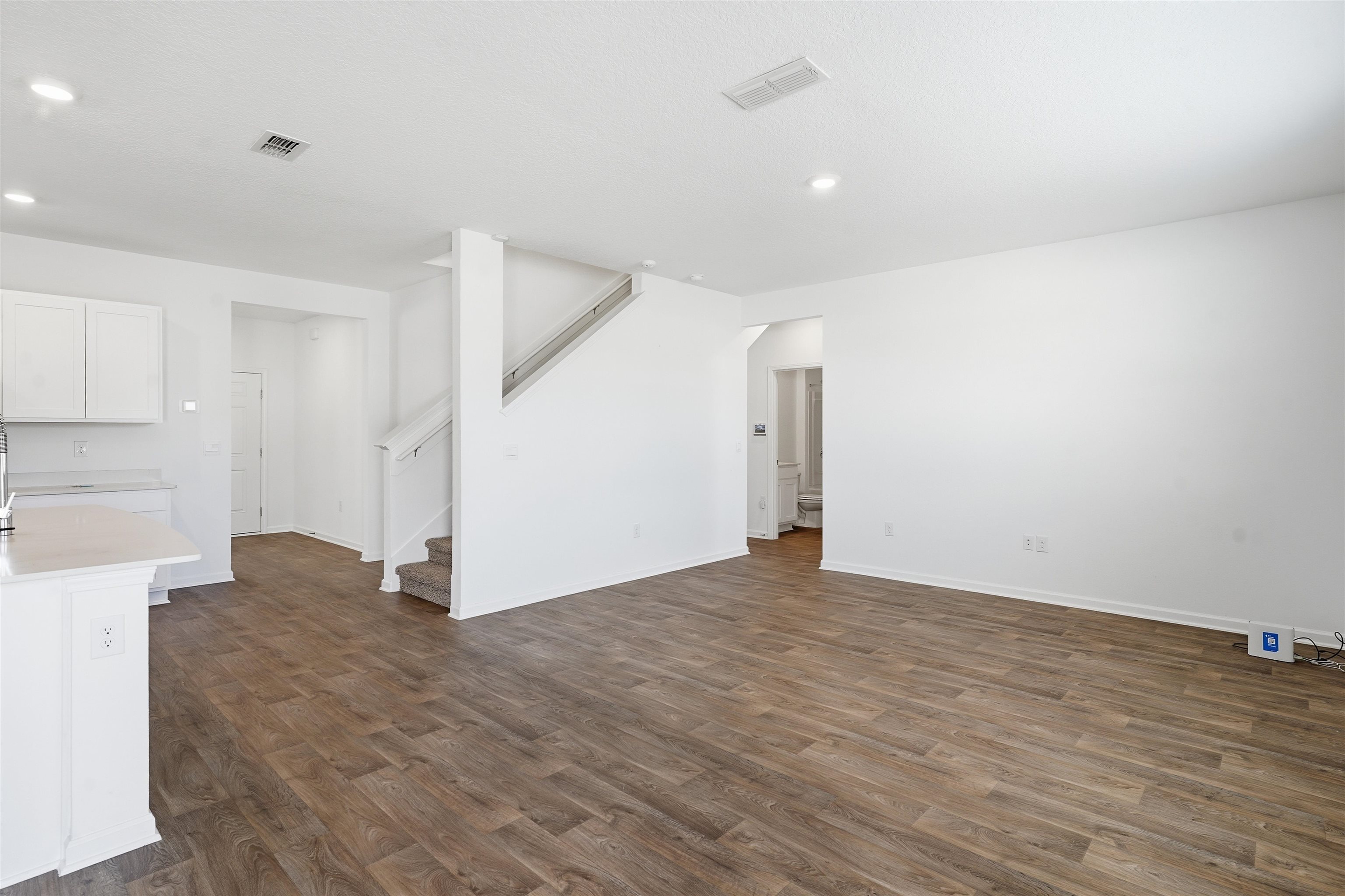 Image 2 of 54 For 190 Ardila Cir