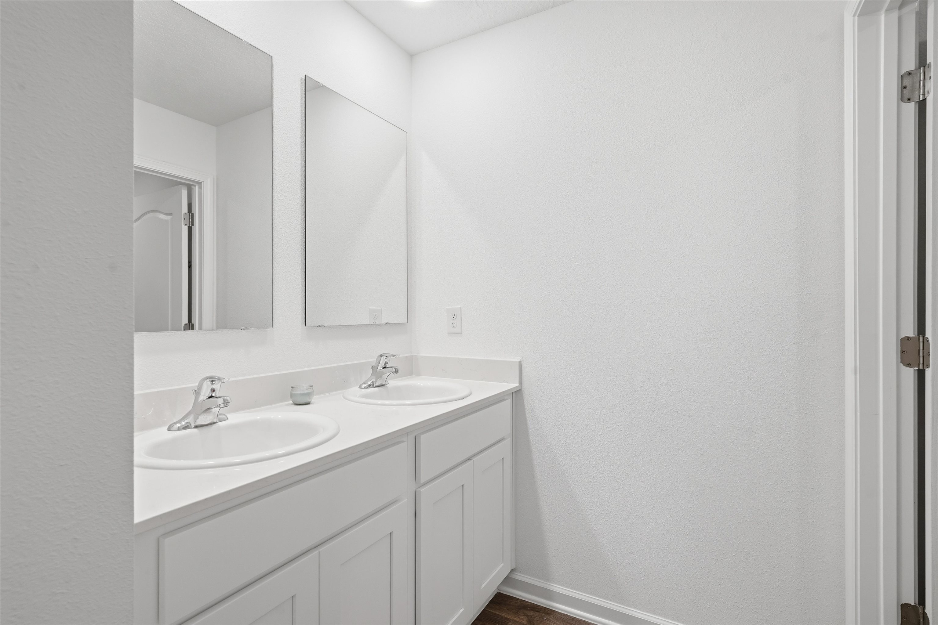 Image 29 of 54 For 190 Ardila Cir