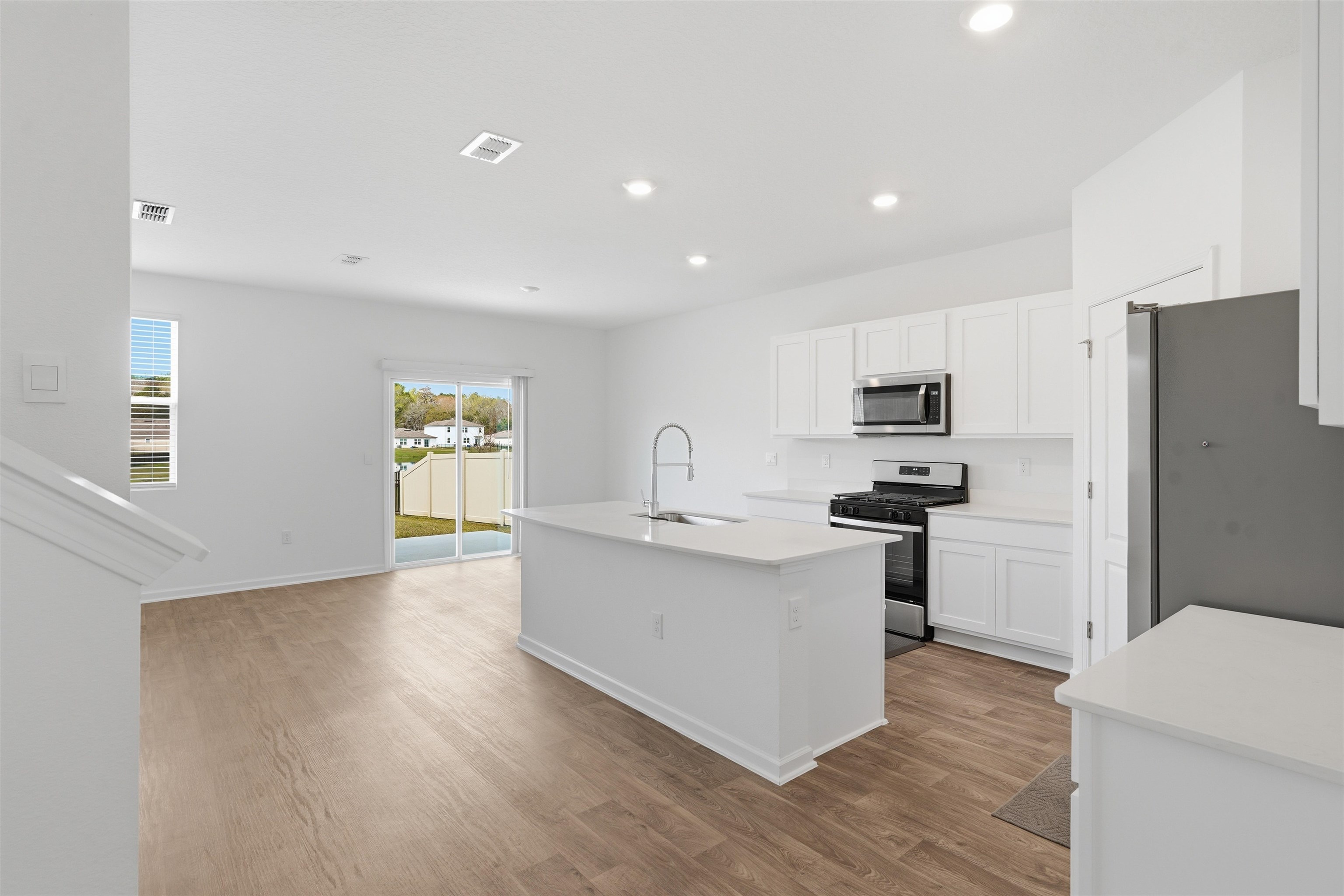 Image 3 of 54 For 190 Ardila Cir