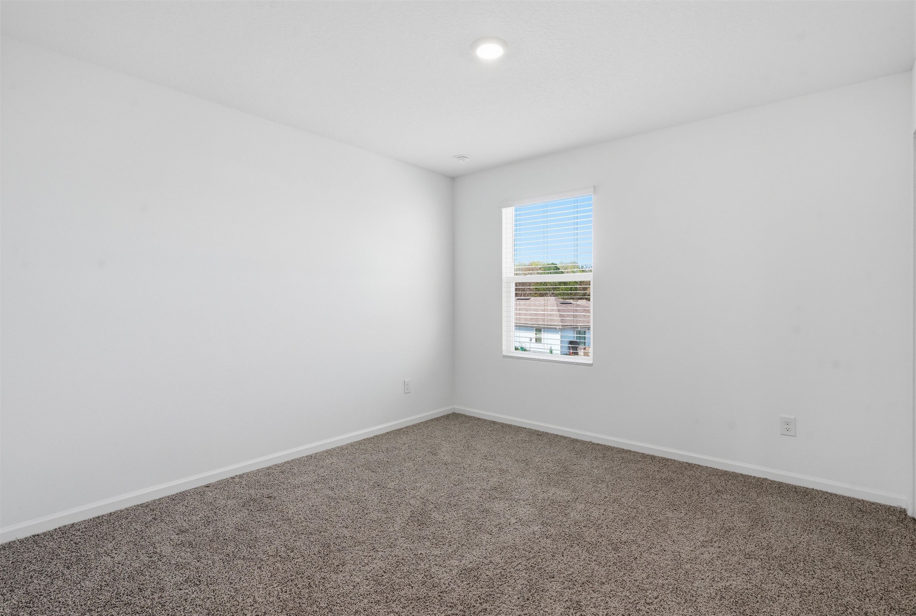 Image 30 of 54 For 190 Ardila Cir