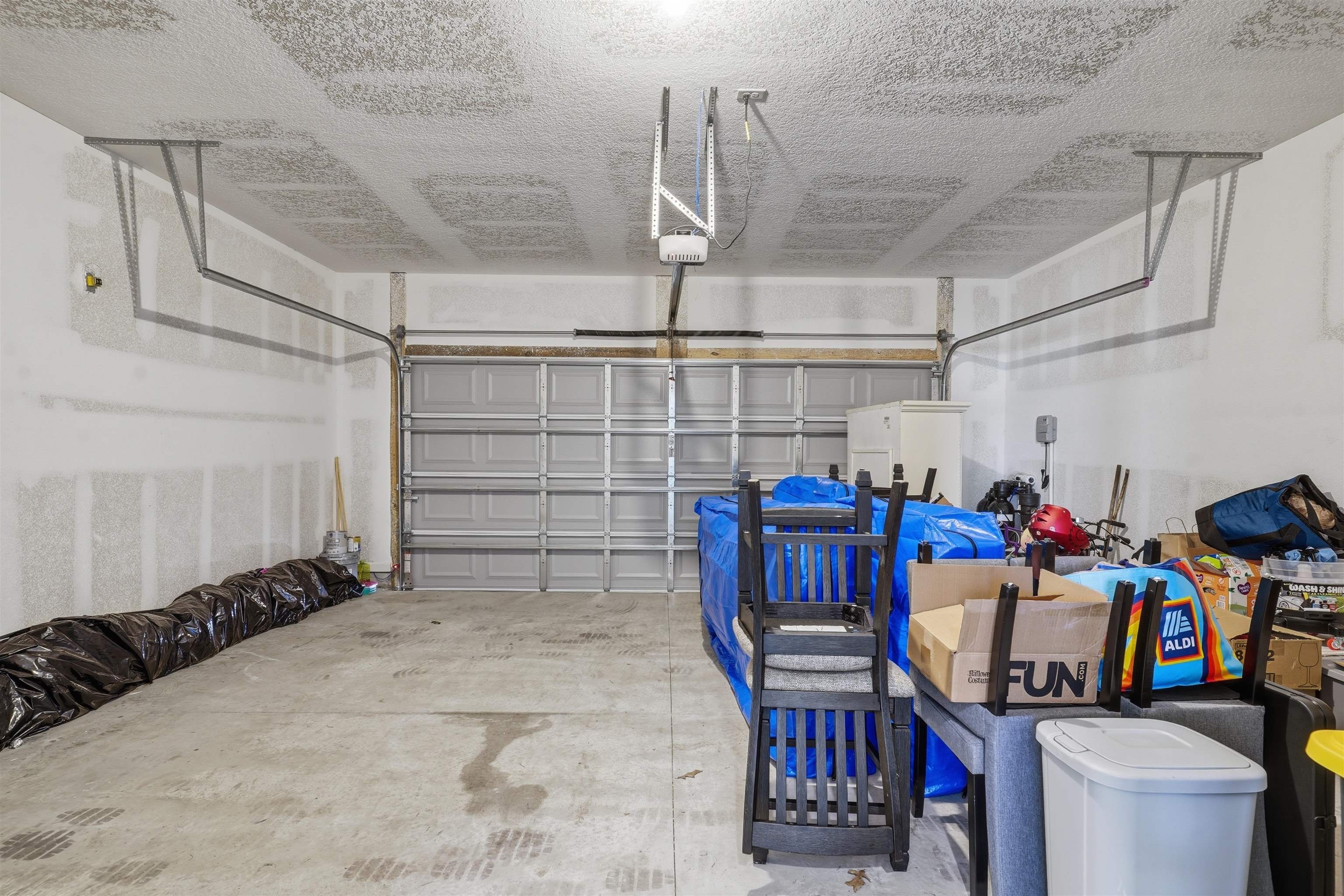 Image 40 of 54 For 190 Ardila Cir