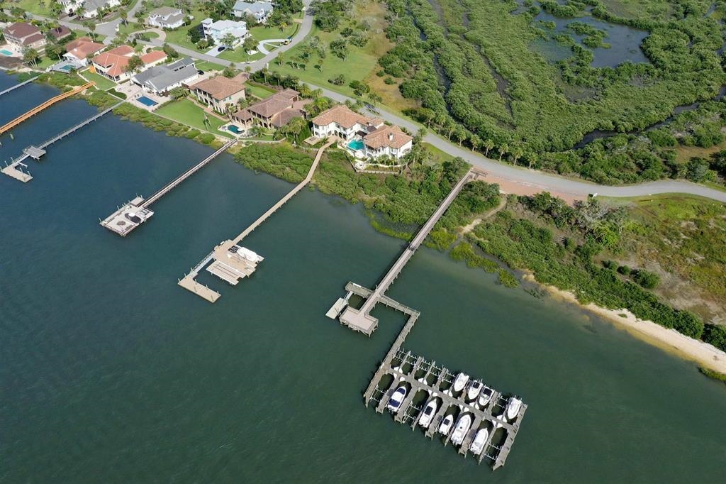 Image 7 of 21 For 220 Pelican Reef Dr