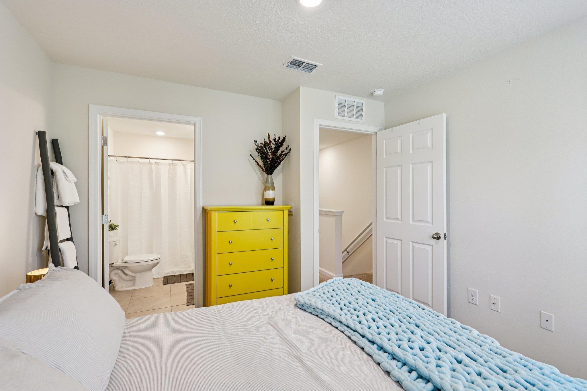 Image 18 of 26 For 70 Whispering Brook Dr